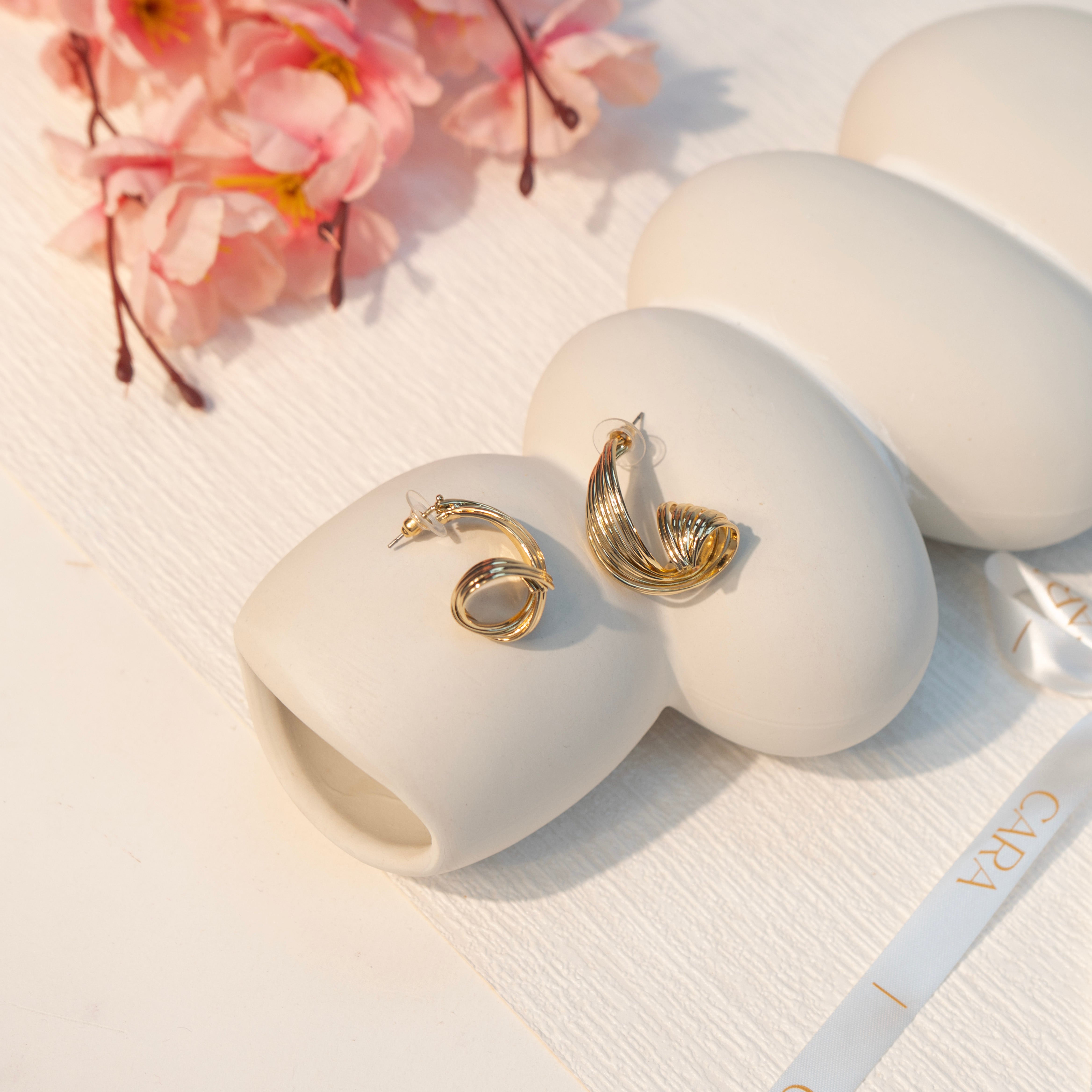 Curve Riot Earrings