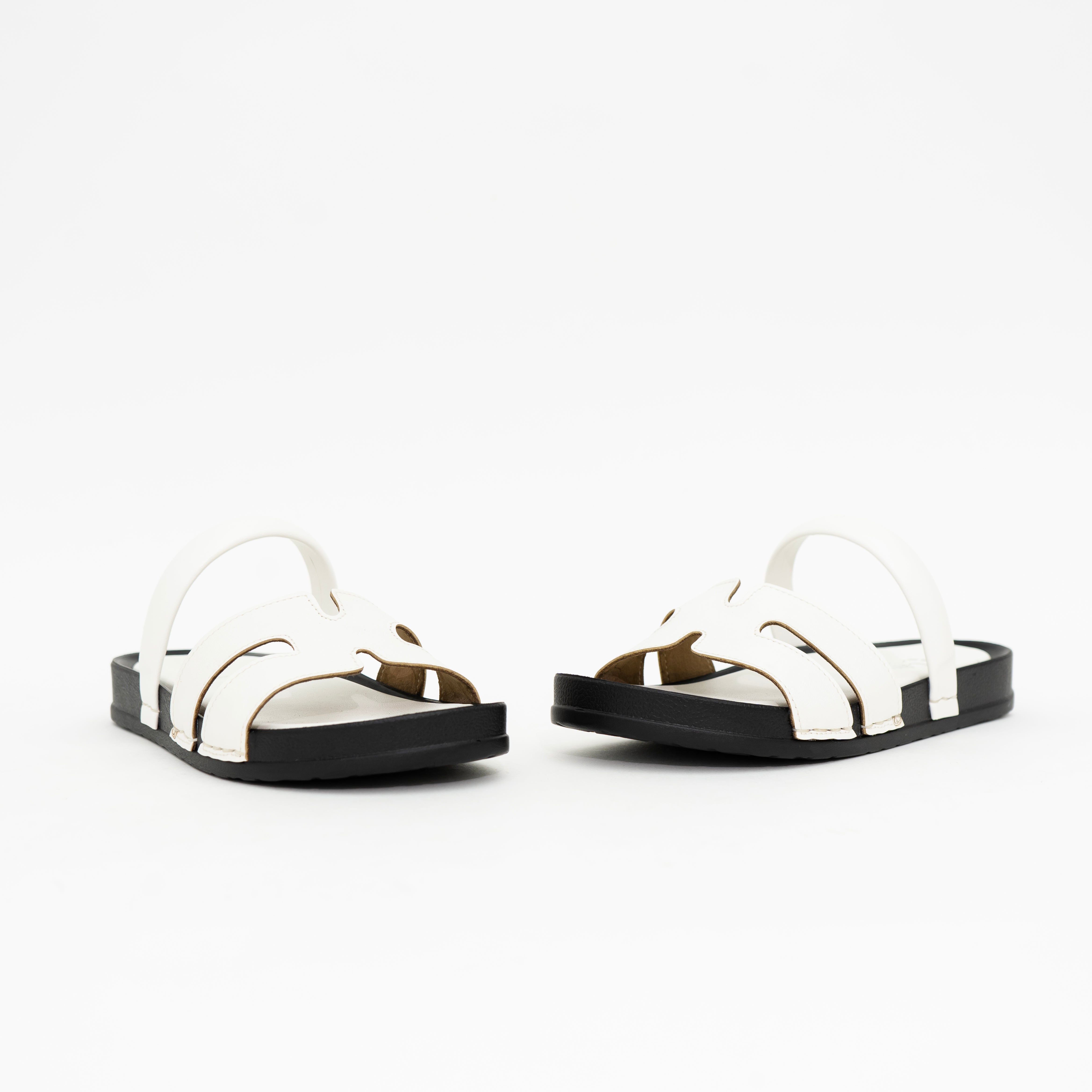 White Secret Steps | Cara