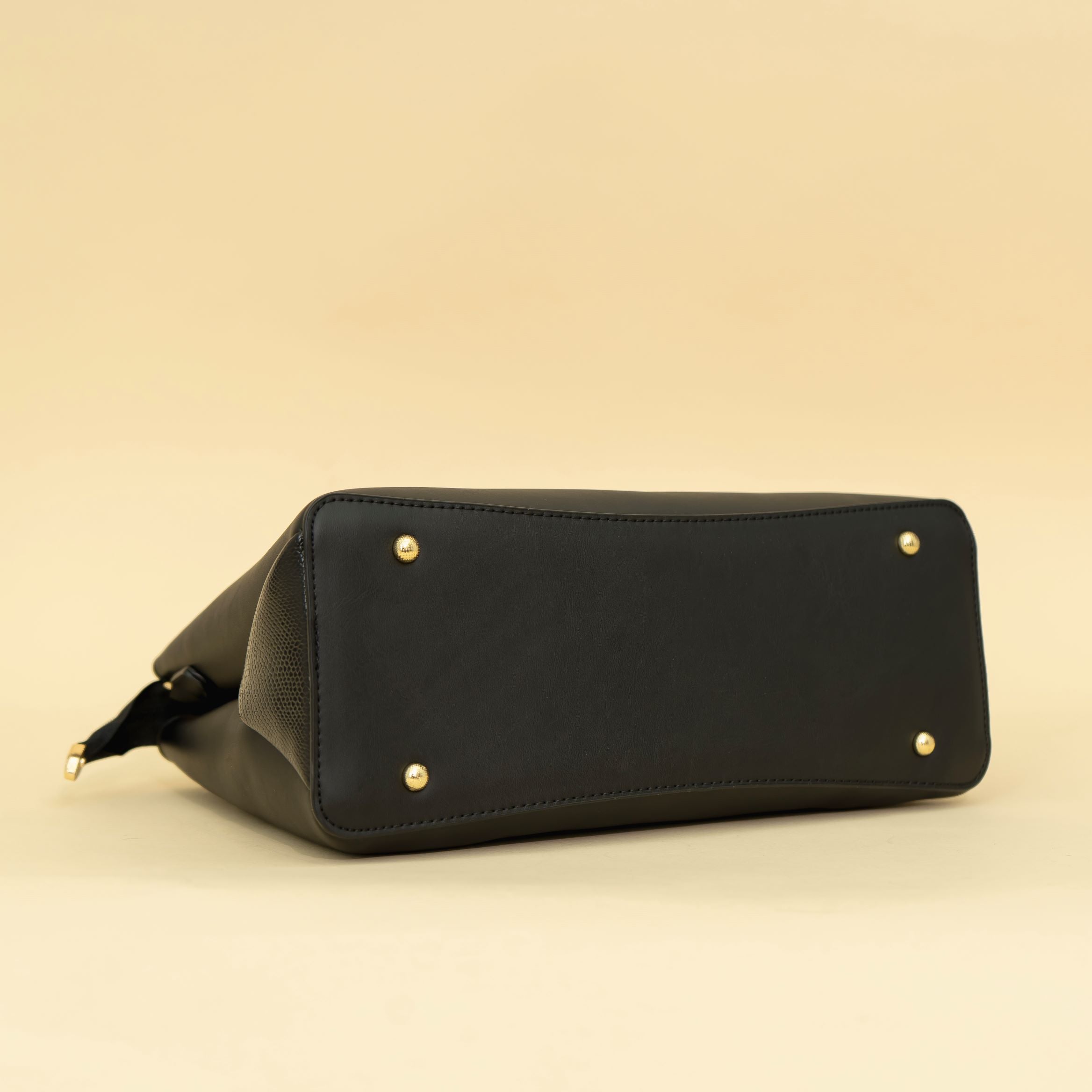 Haute Handbag | CARA