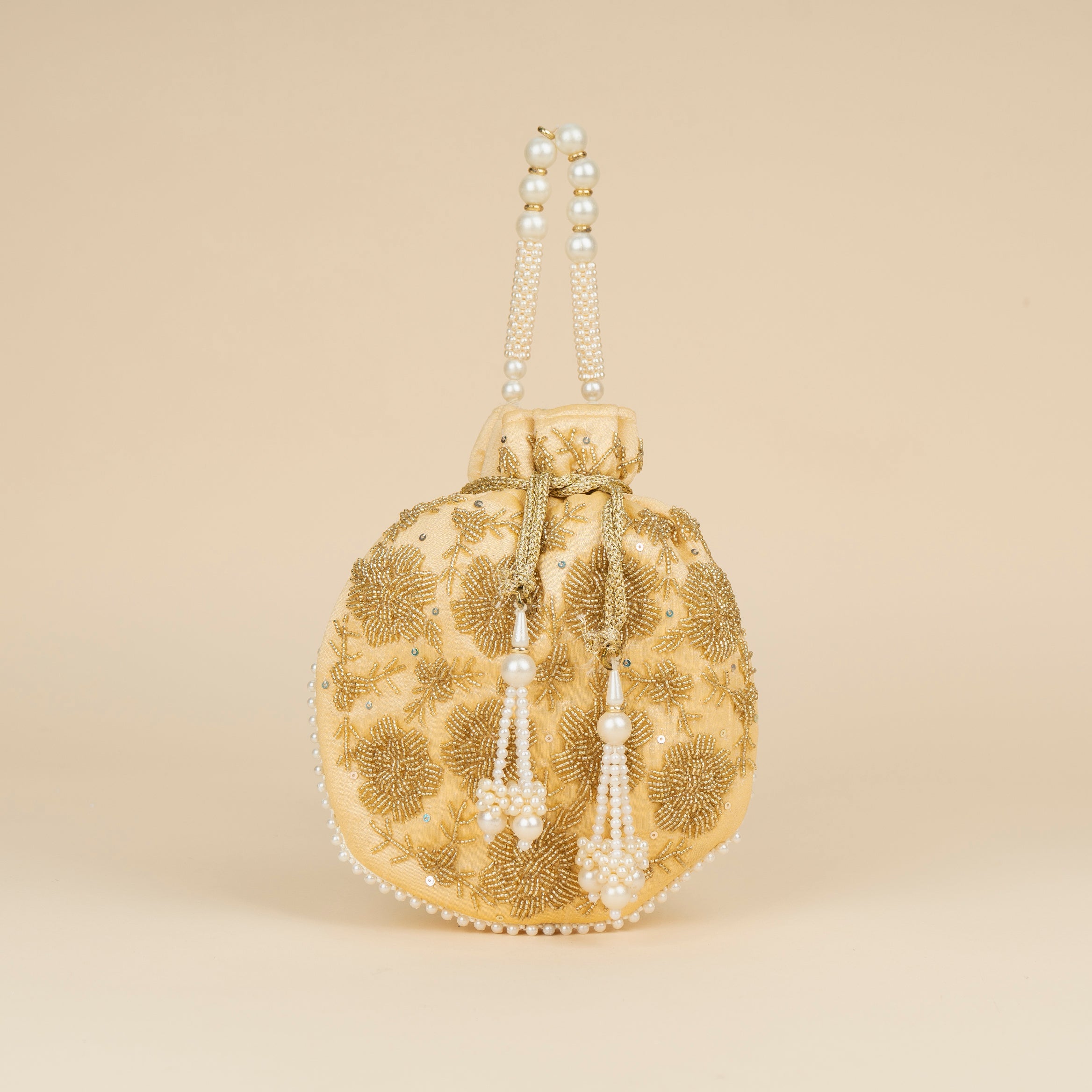 Pearl Glow Fantasy Potli