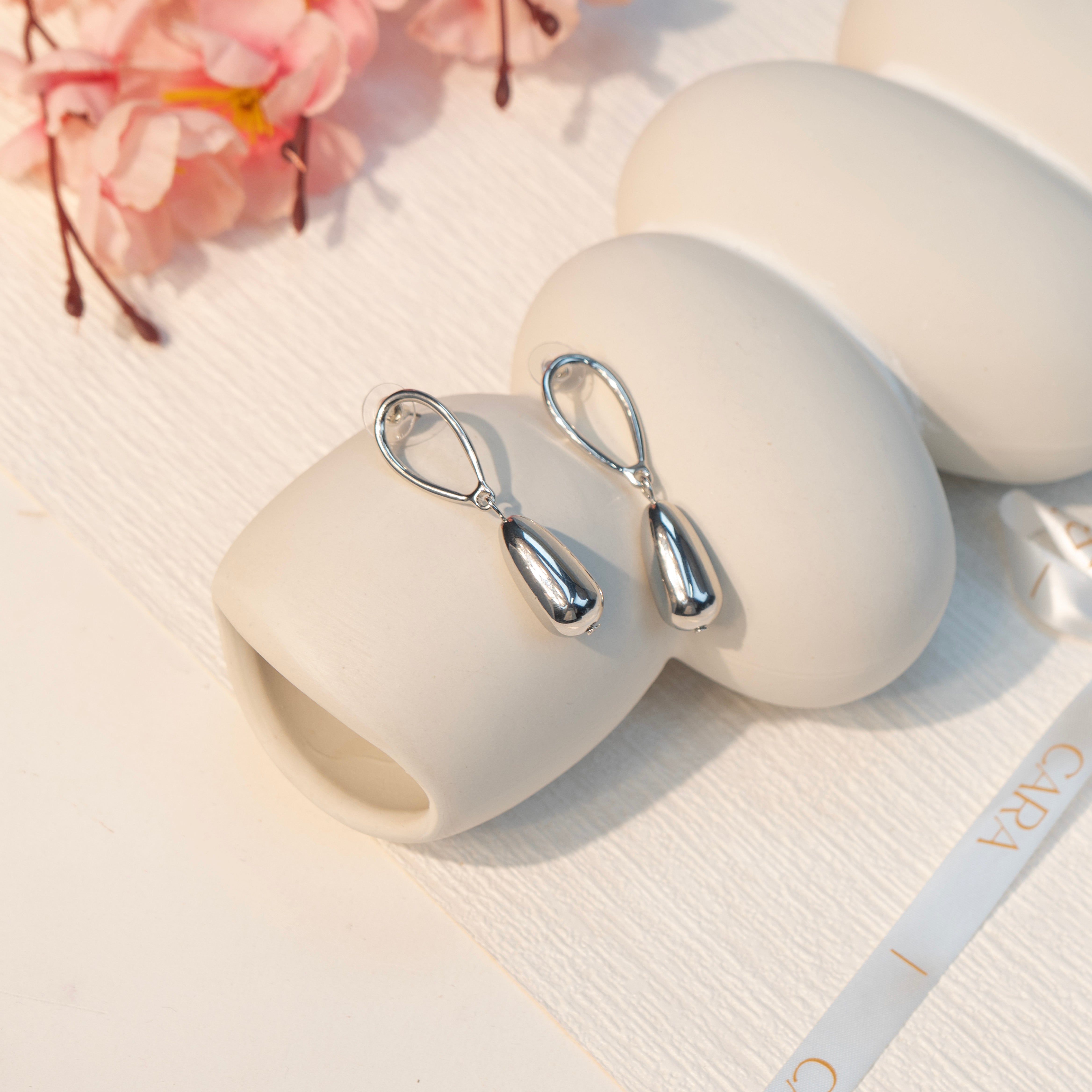 Lineal Shine Earrings