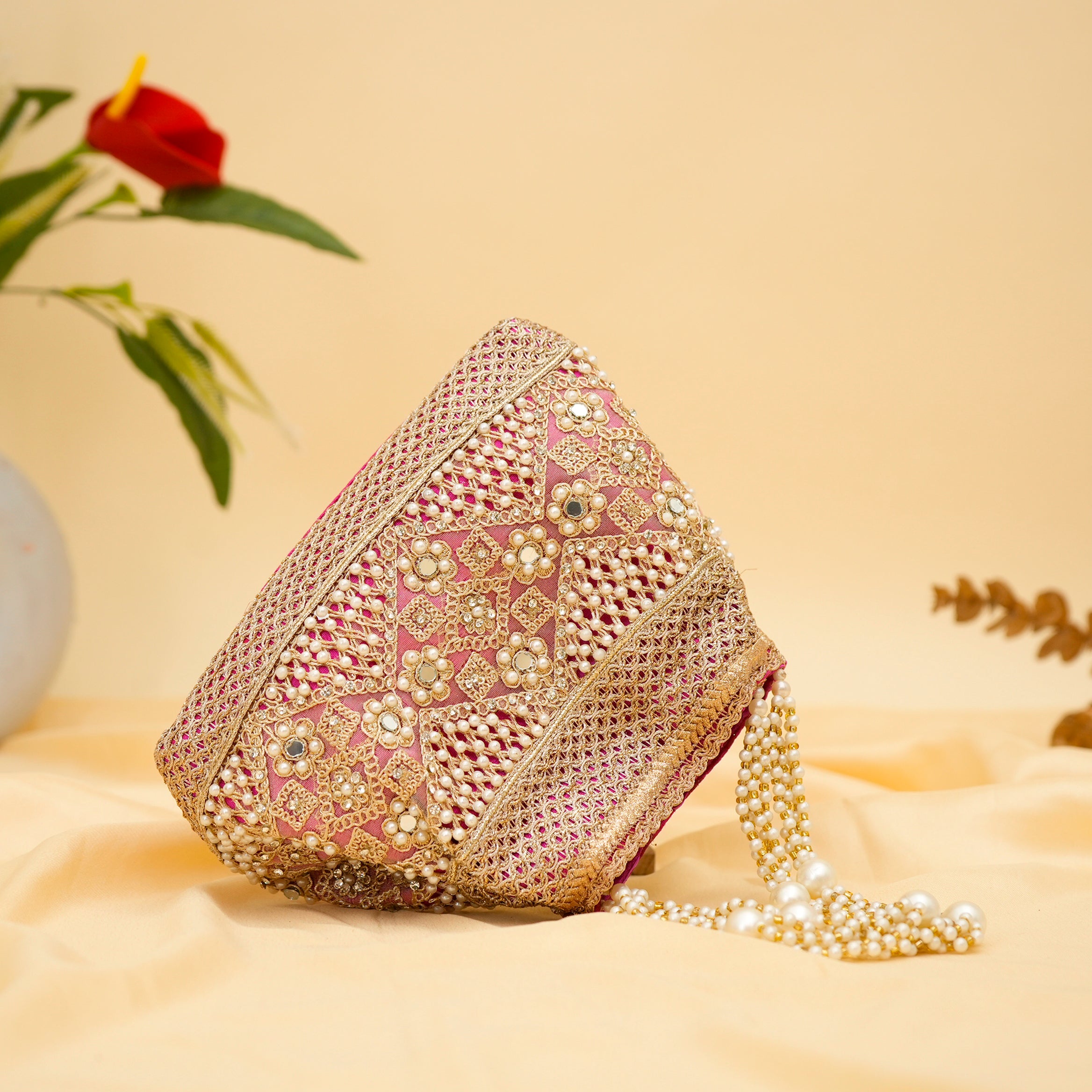 Pearl Elegance Potli