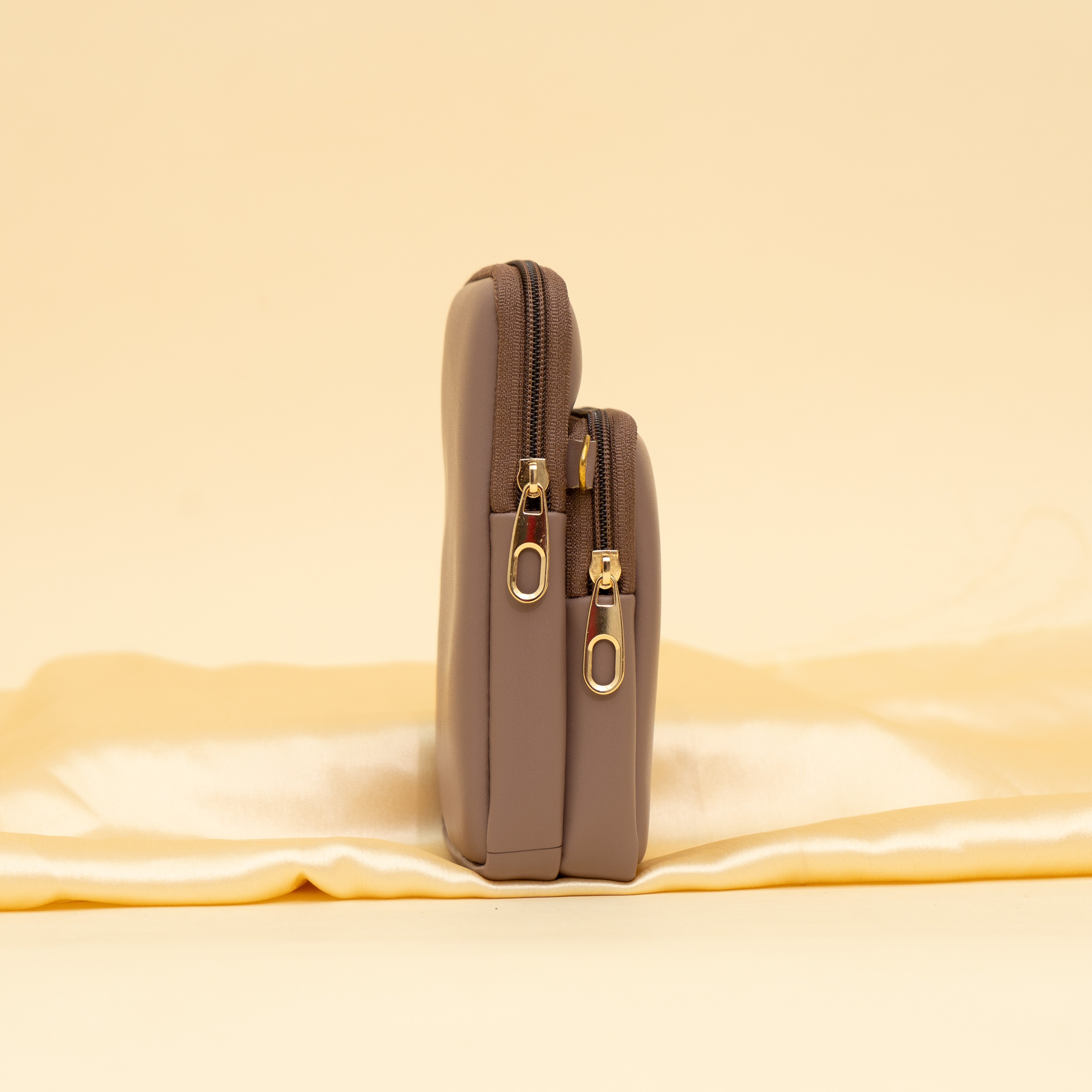 Lavender Daily Drip mobile sling| cara