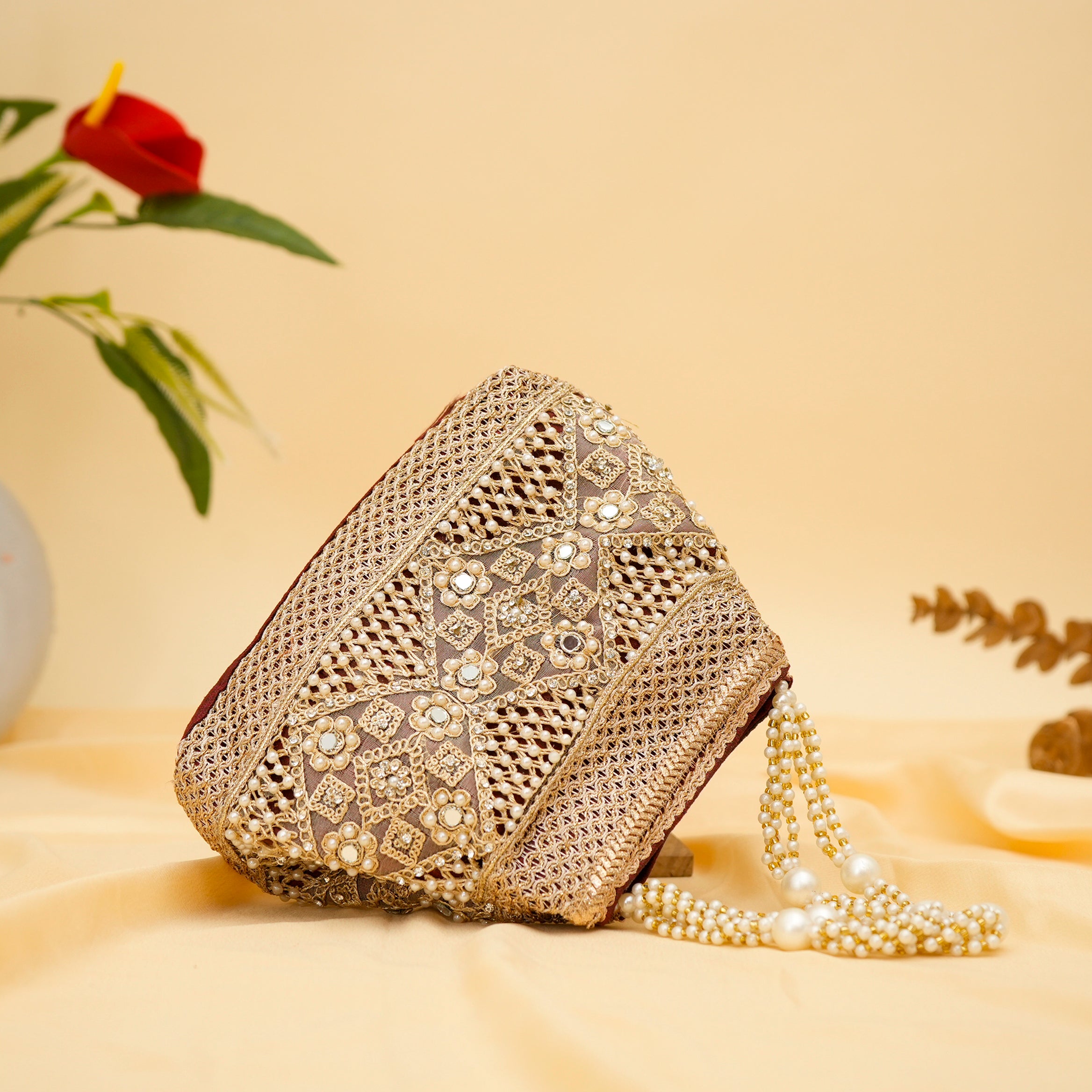 Pearl Elegance Potli