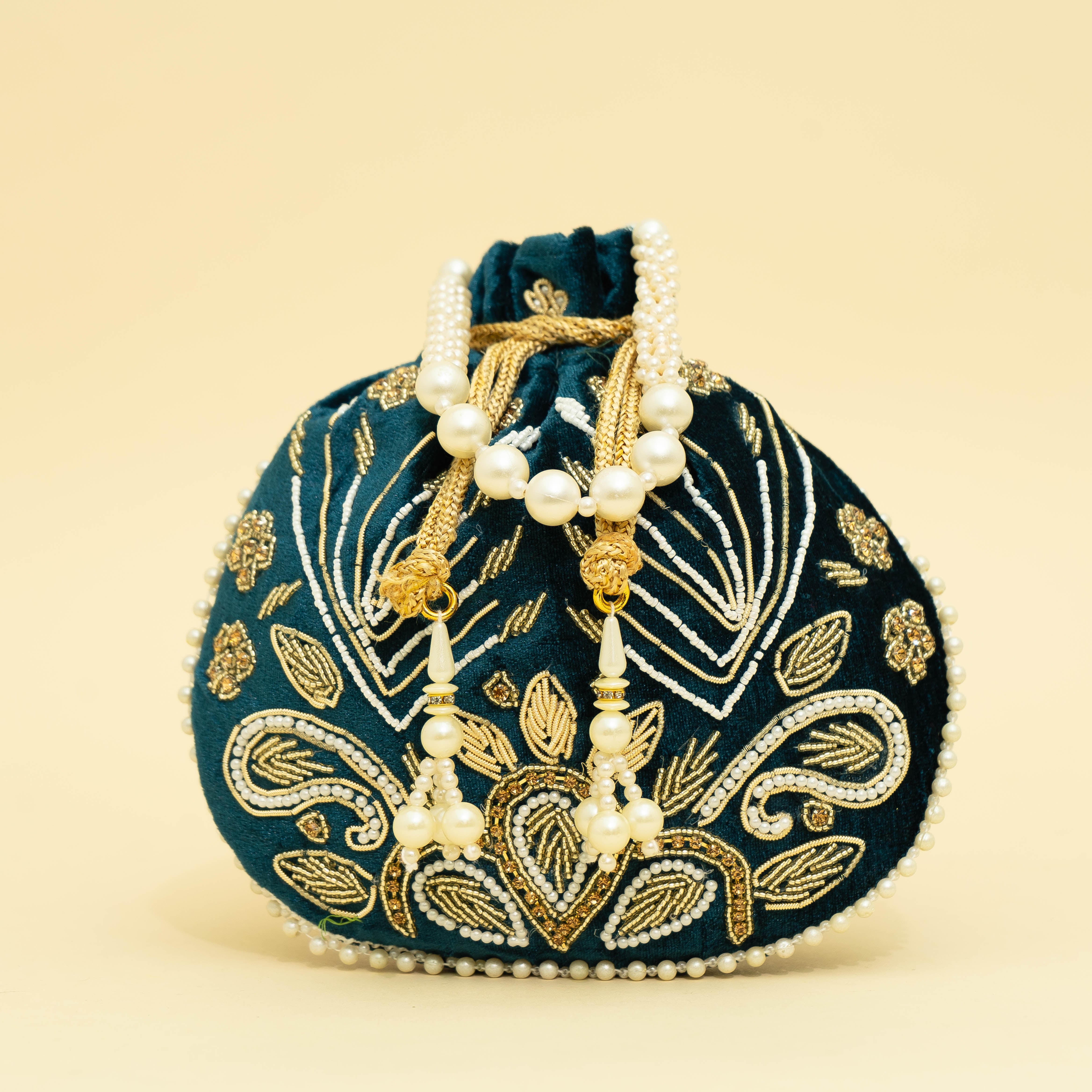Majestic teal blue Charm | Cara