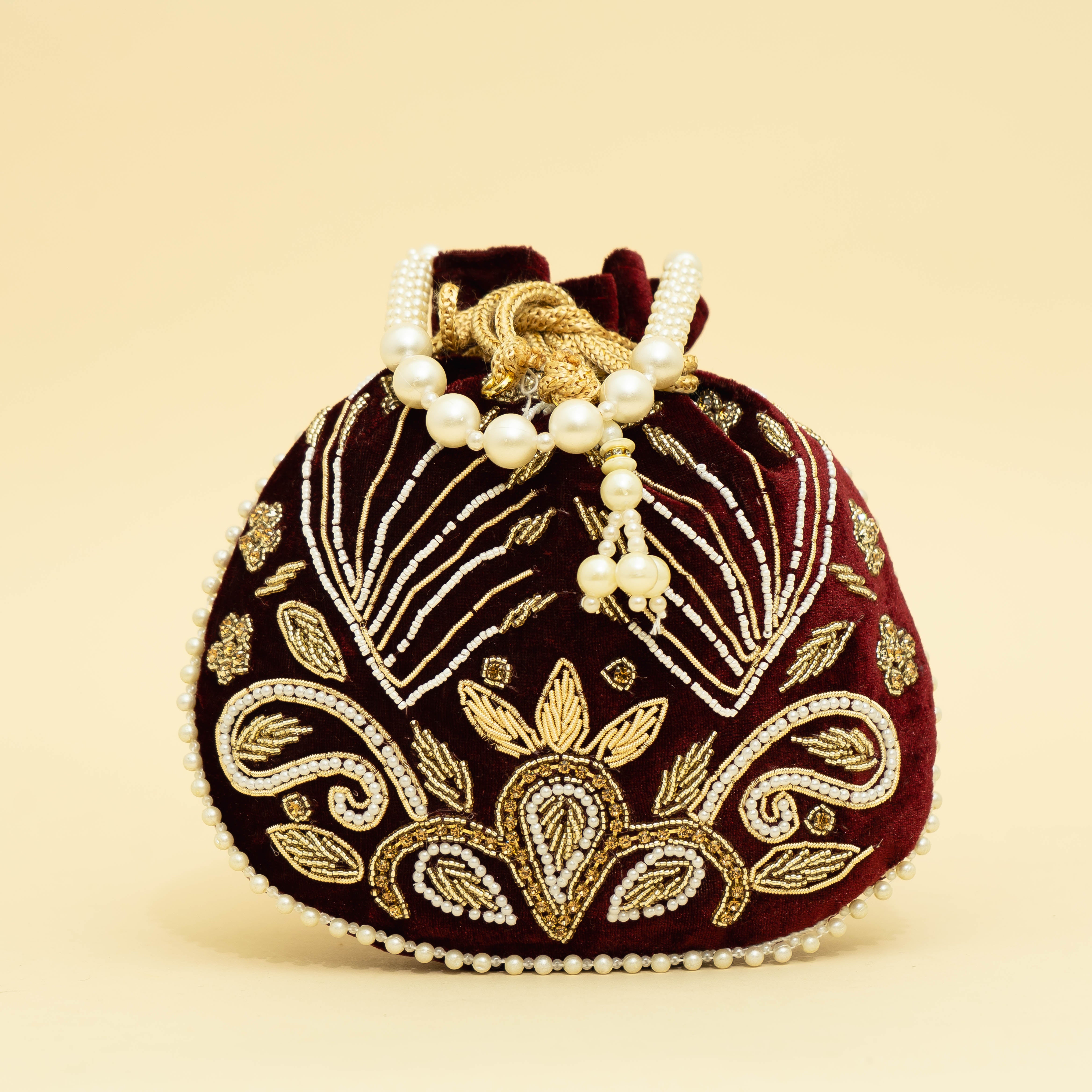 Majestic brown Charm | Cara