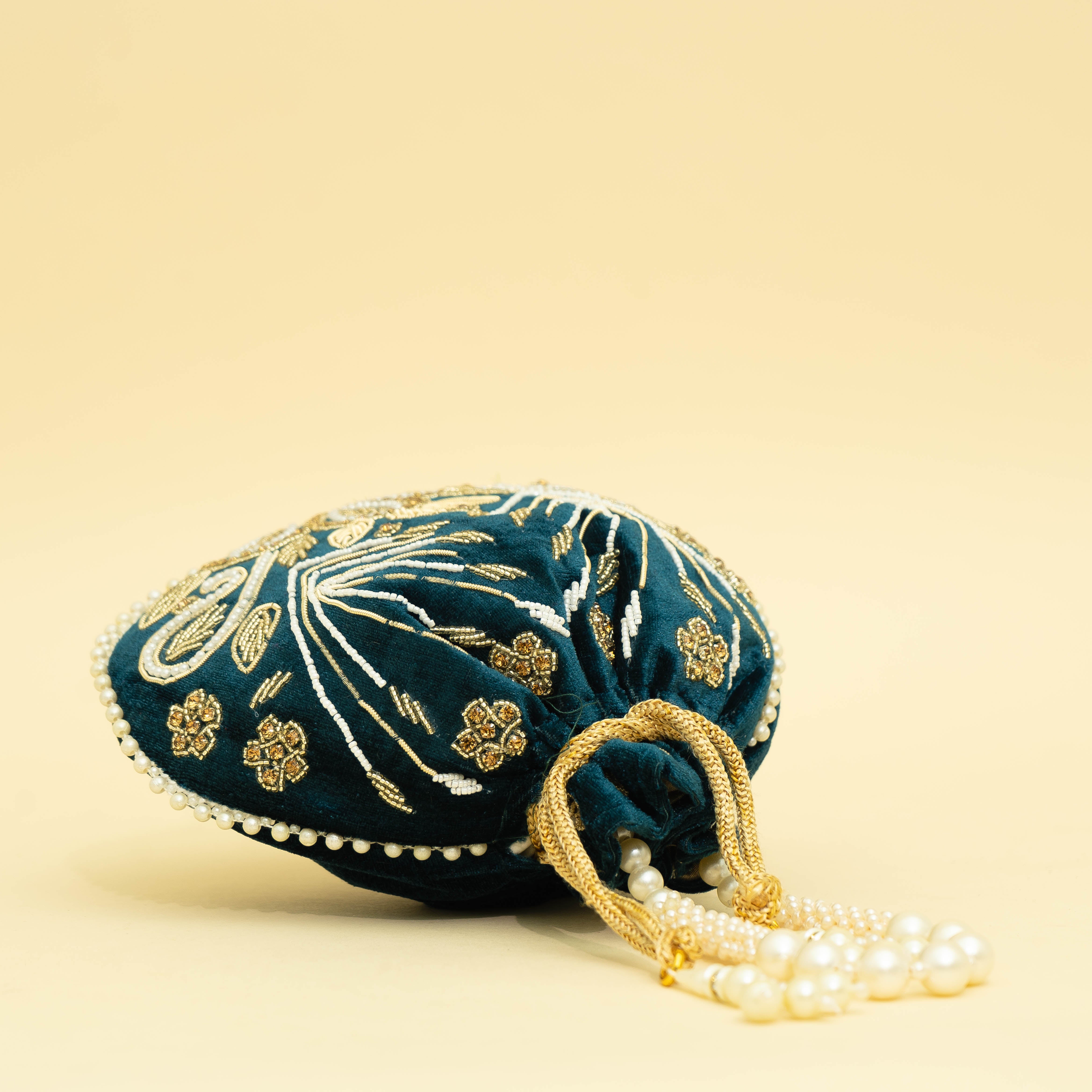 Majestic teal blue Charm | Cara