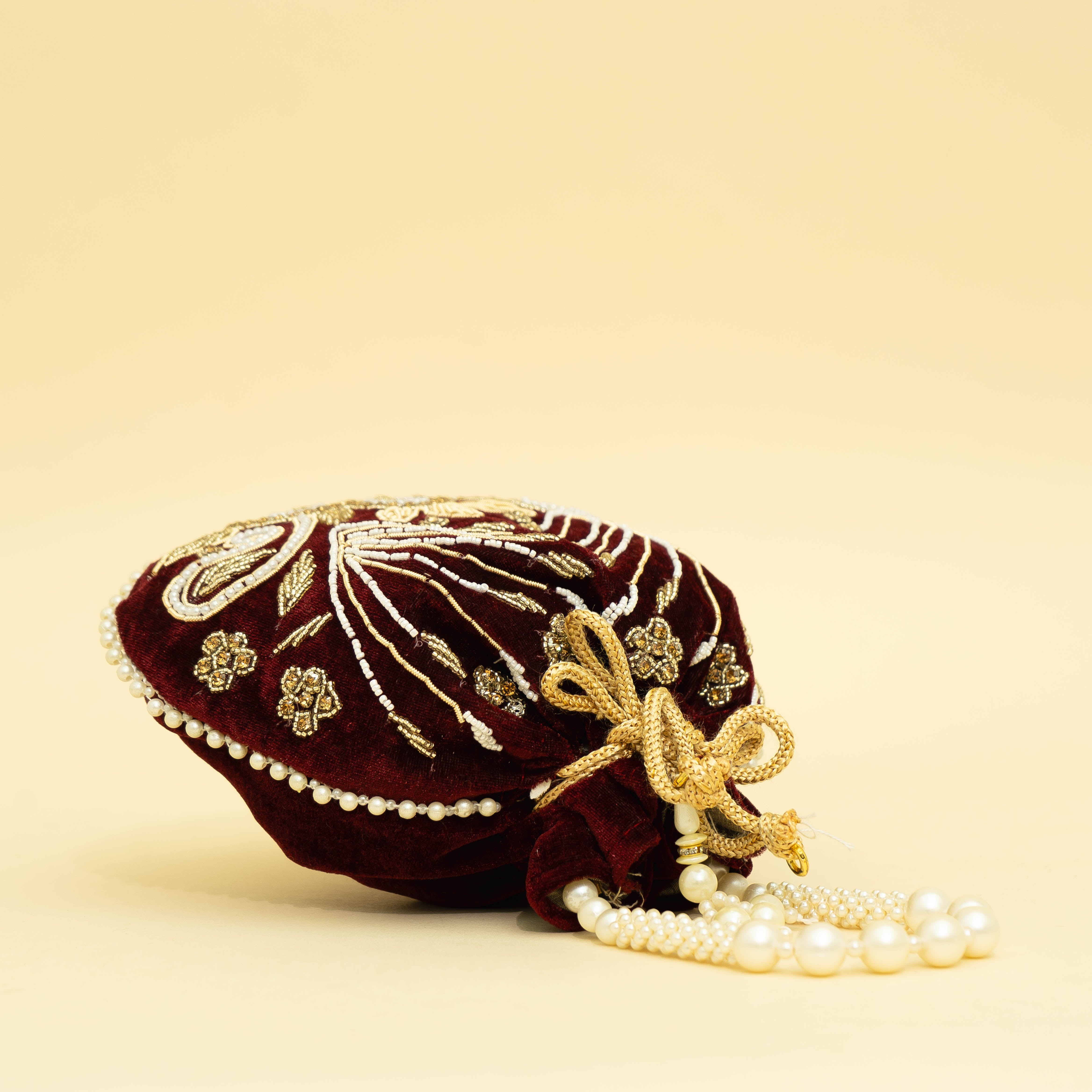 Majestic brown Charm | Cara