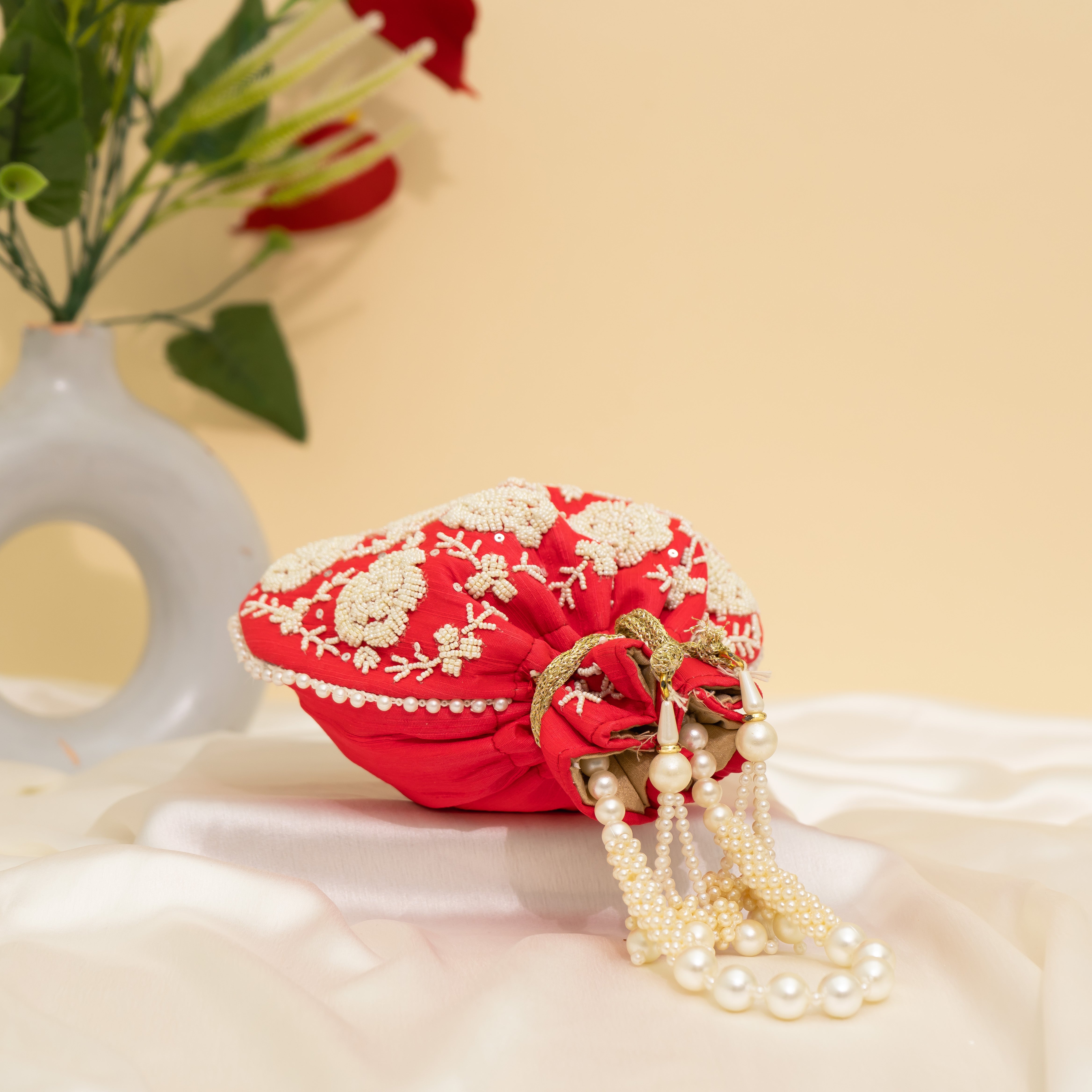 Pink Pearl Glow Fantasy Potli
