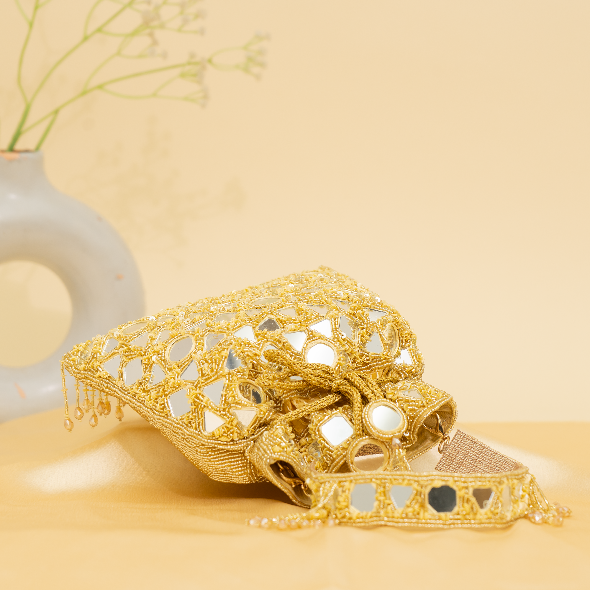 gold Reflective Beads potli| cara