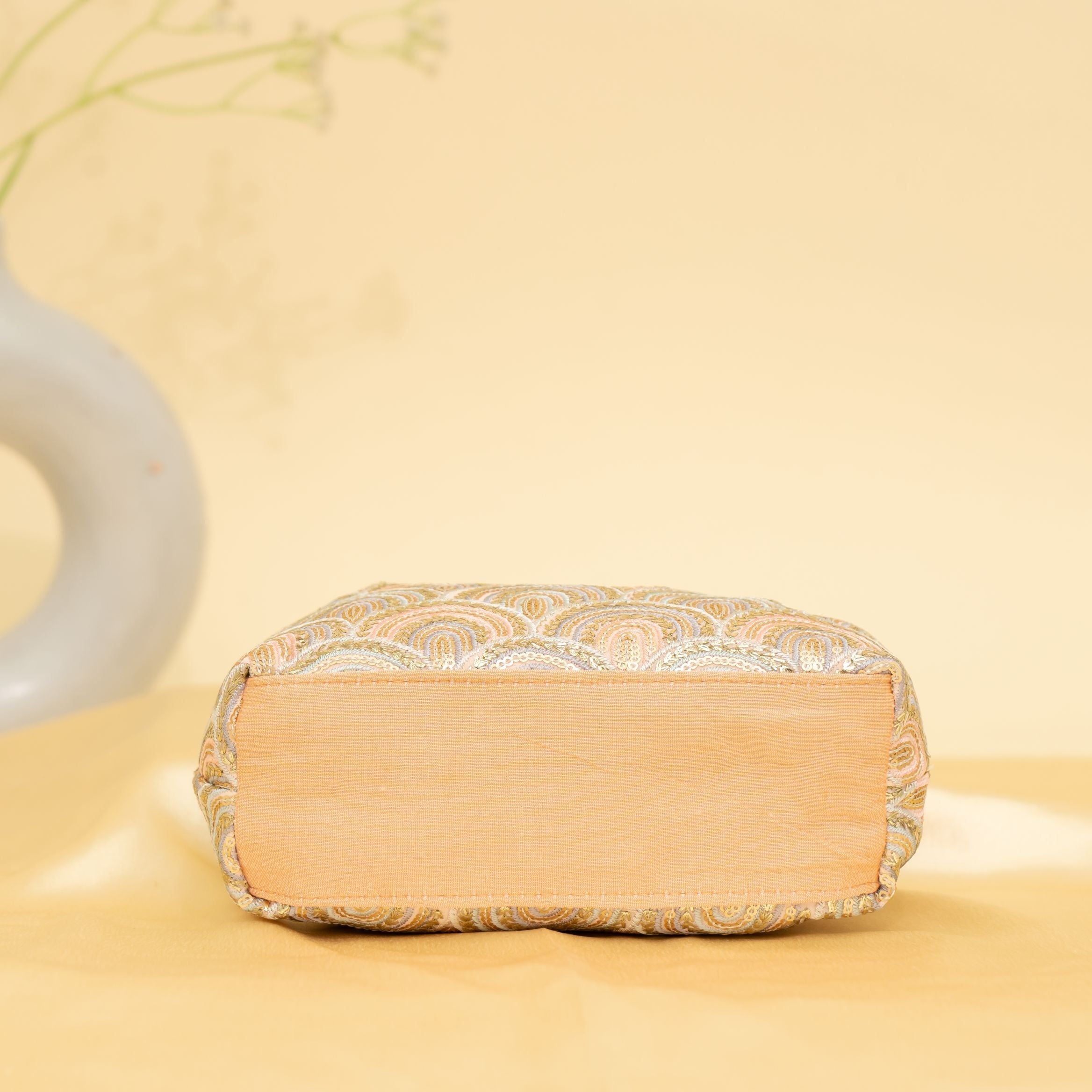 Golden Grace Potli | cara