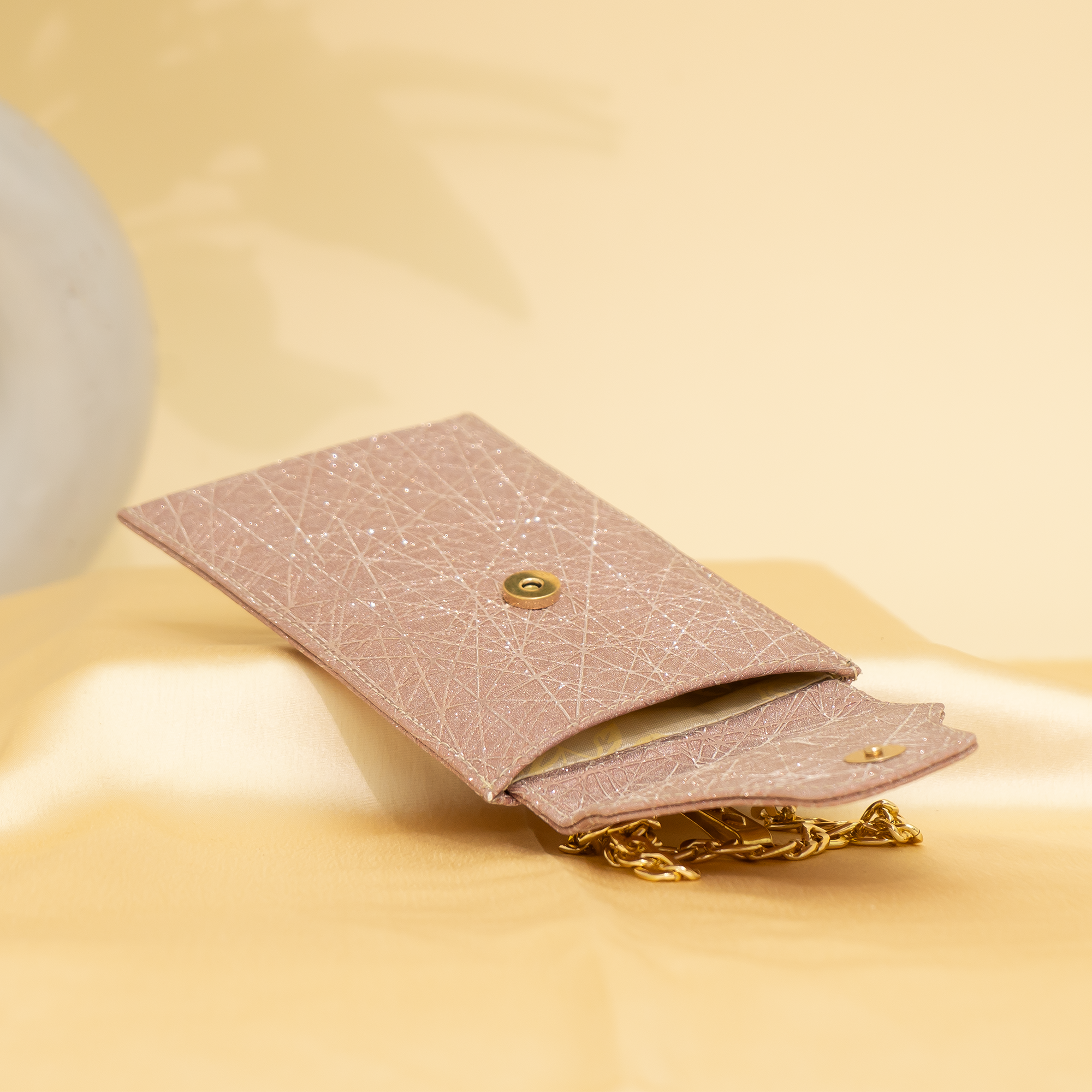 peach gold Gleam Chain Mobile Sling| cara