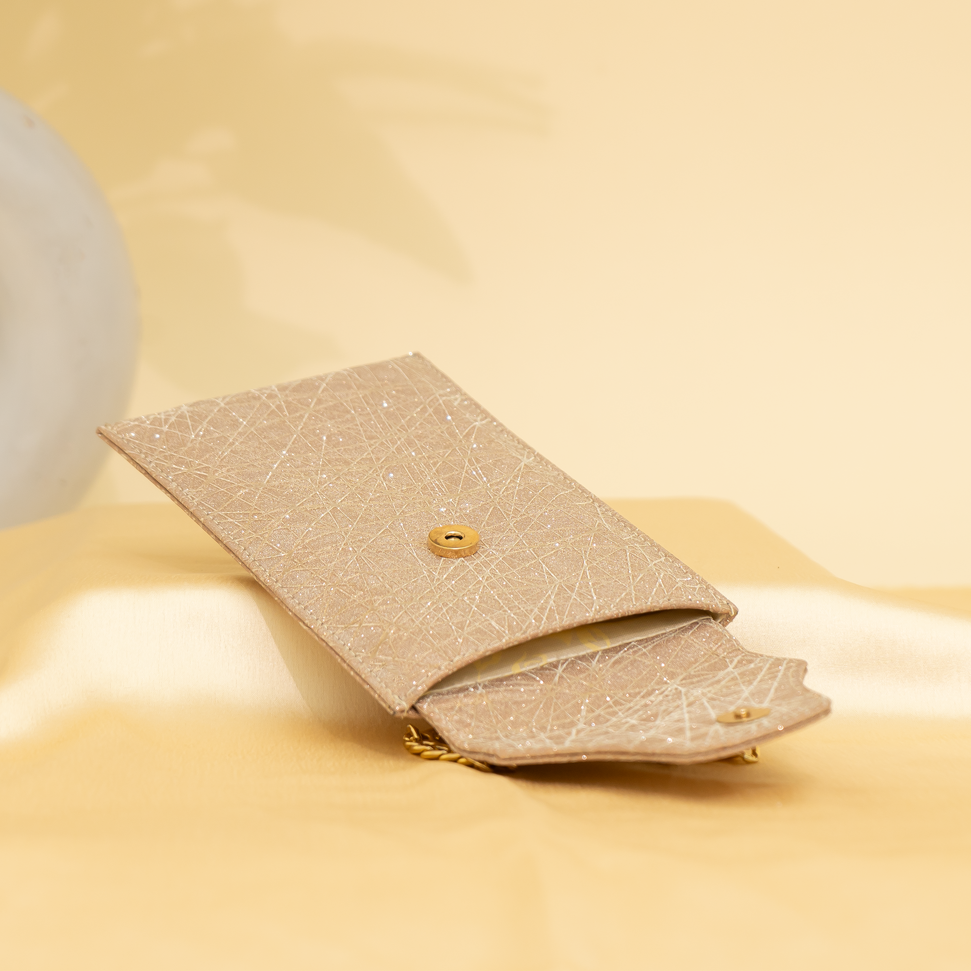 rose gold Gleam Chain Mobile Sling| cara