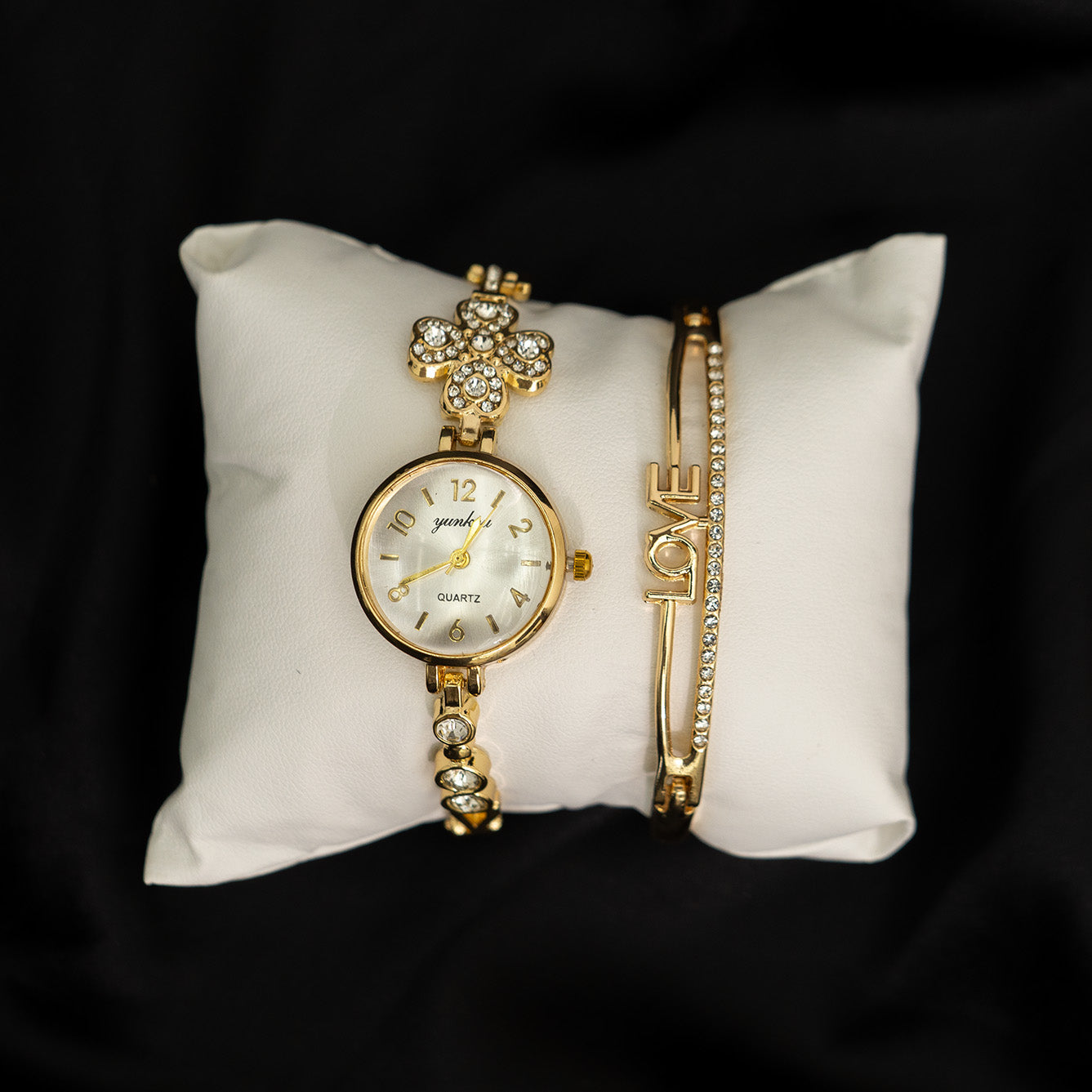 Luxe Clover Watch