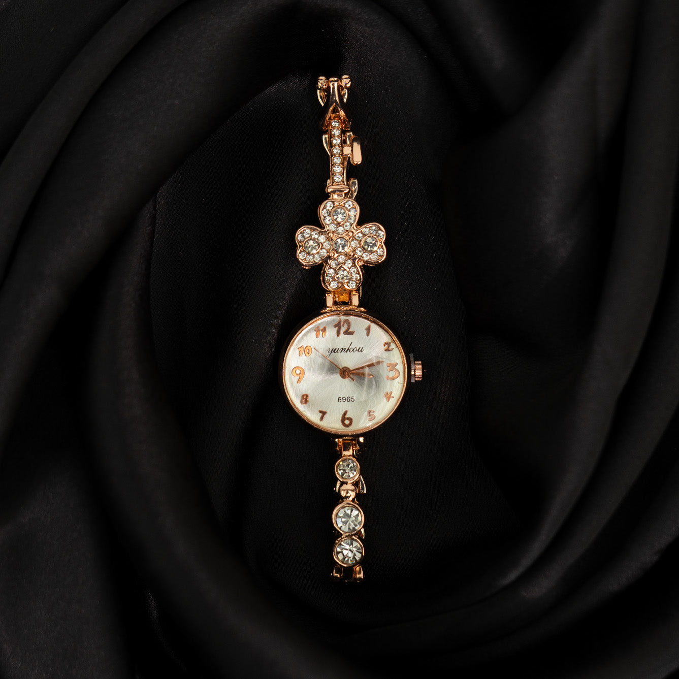 Clover Essence Watch