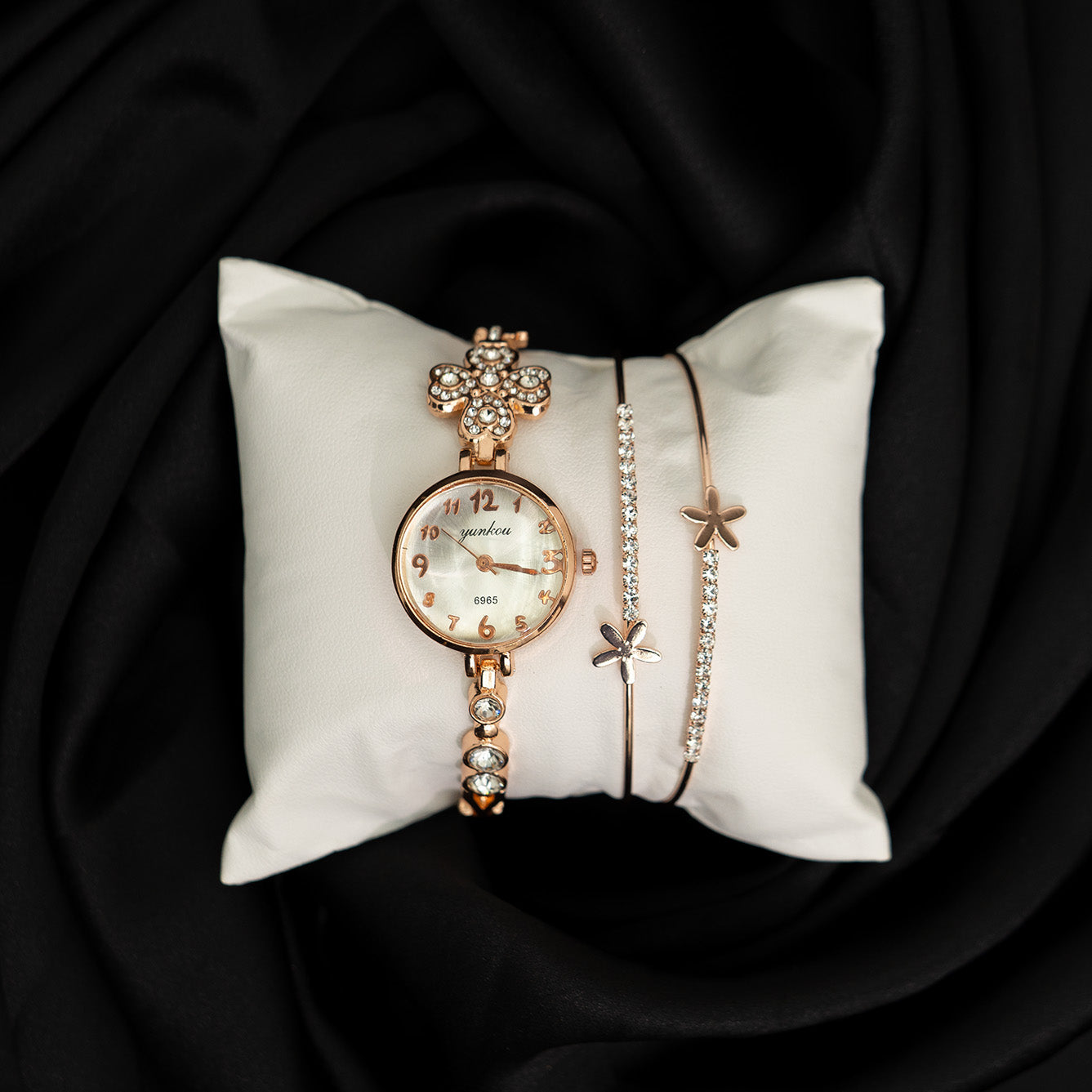 Clover Essence Watch