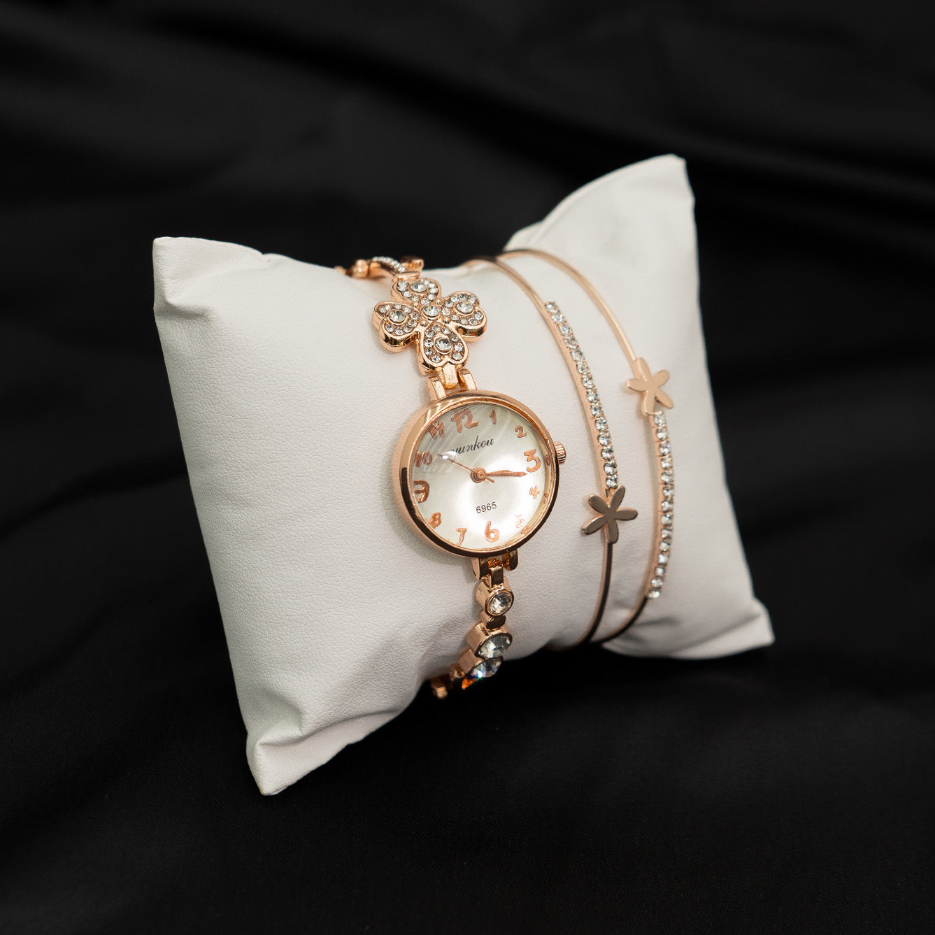 Clover Essence Watch