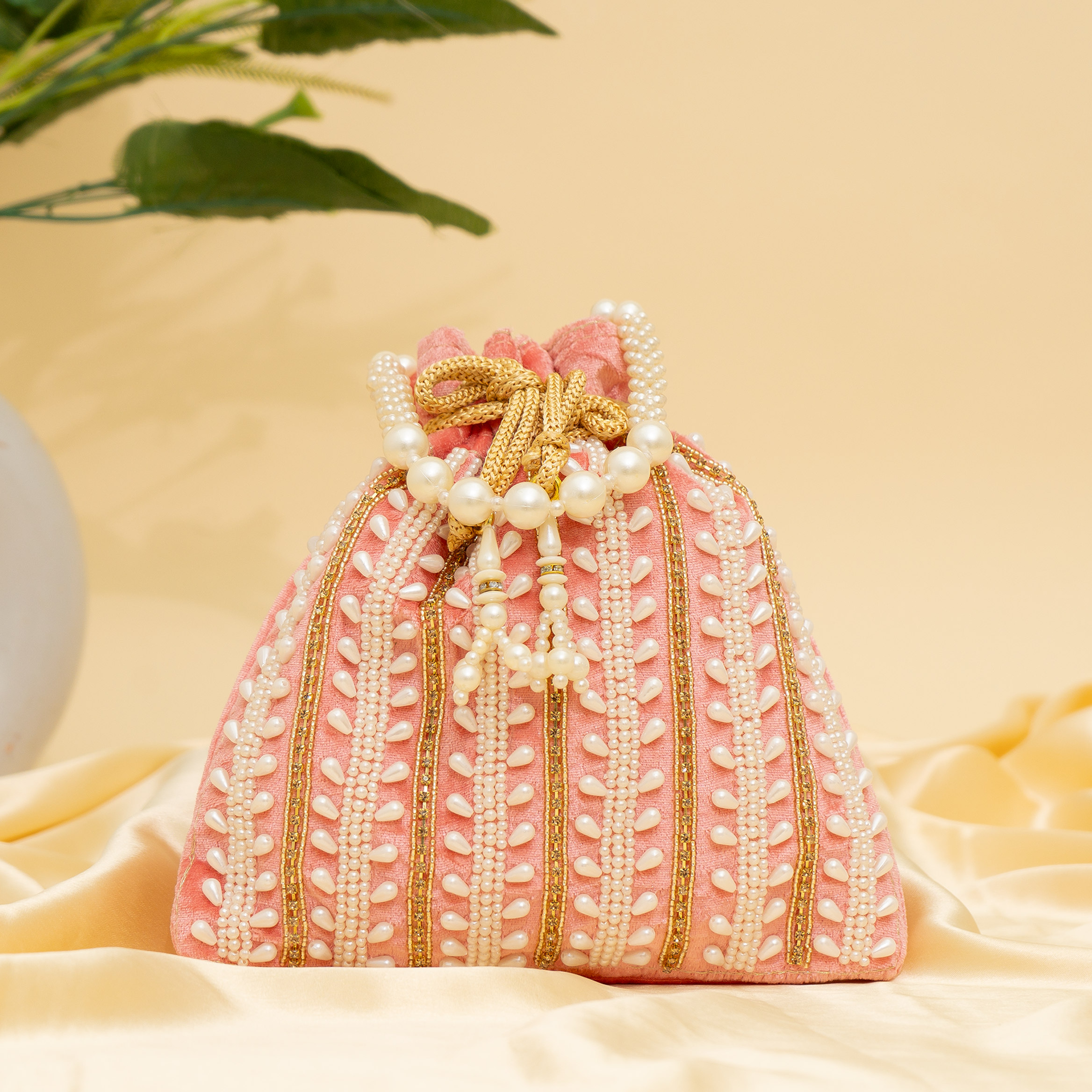 peach Pearl Majesty potli | cara