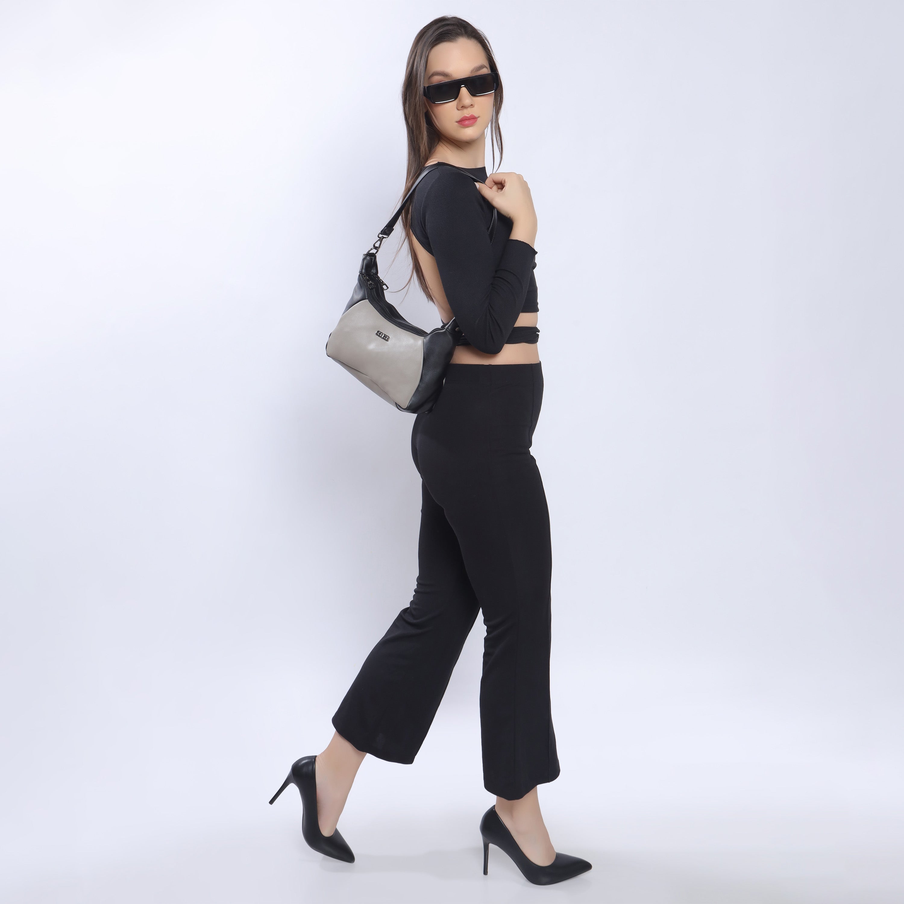 Fusion Flex sling bag | cara