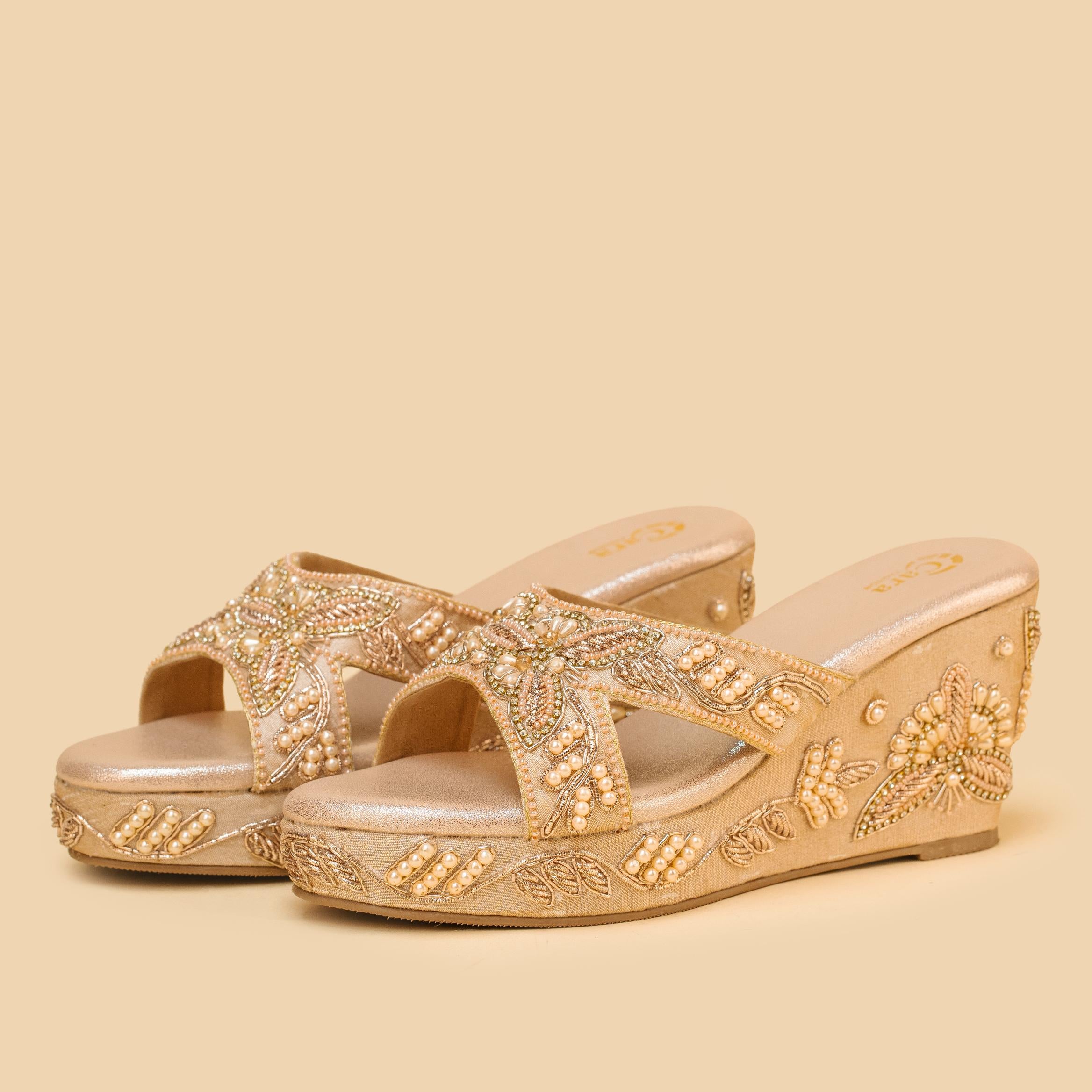Pearl Raisin Wedges