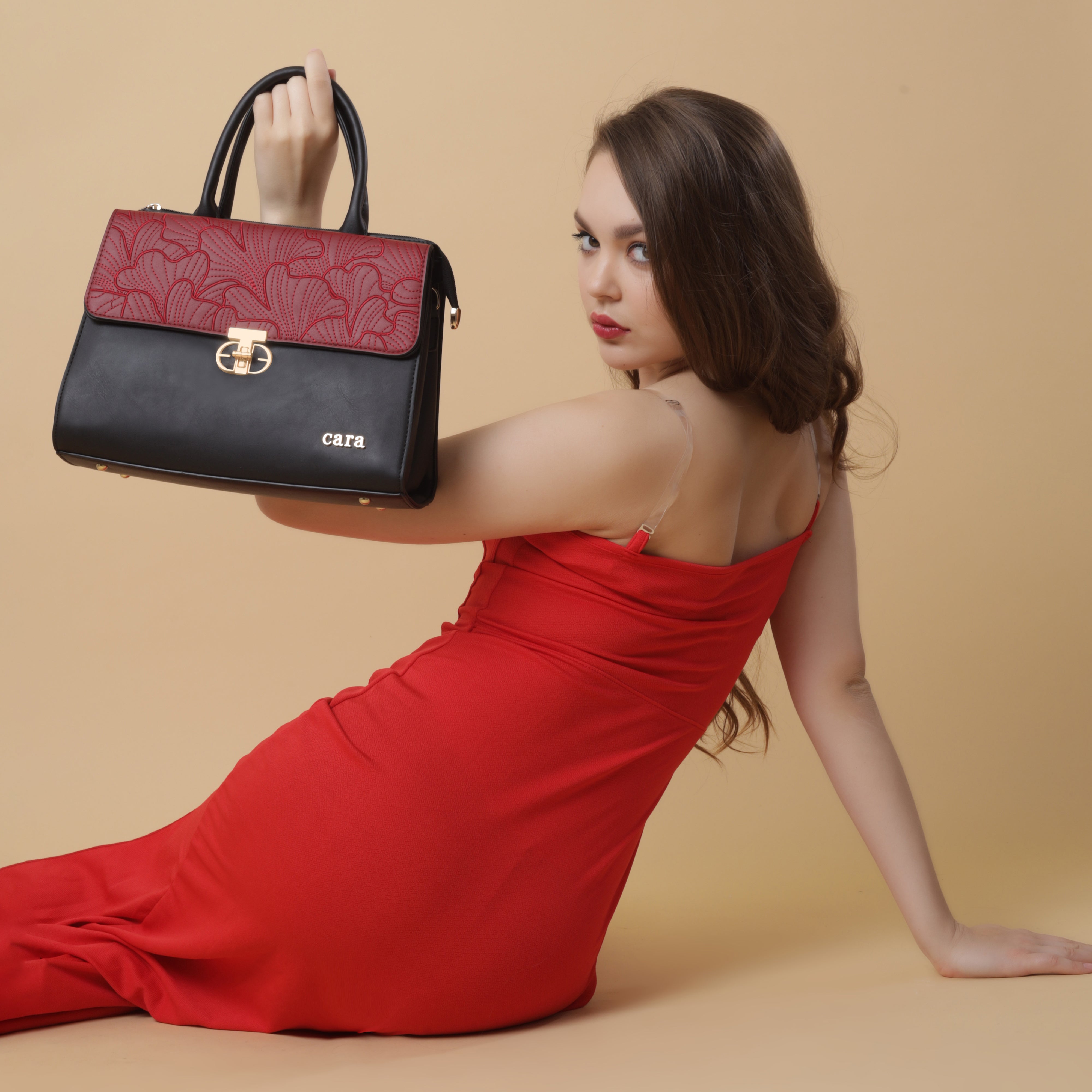 Black Royal Heritage Handbag | Cara