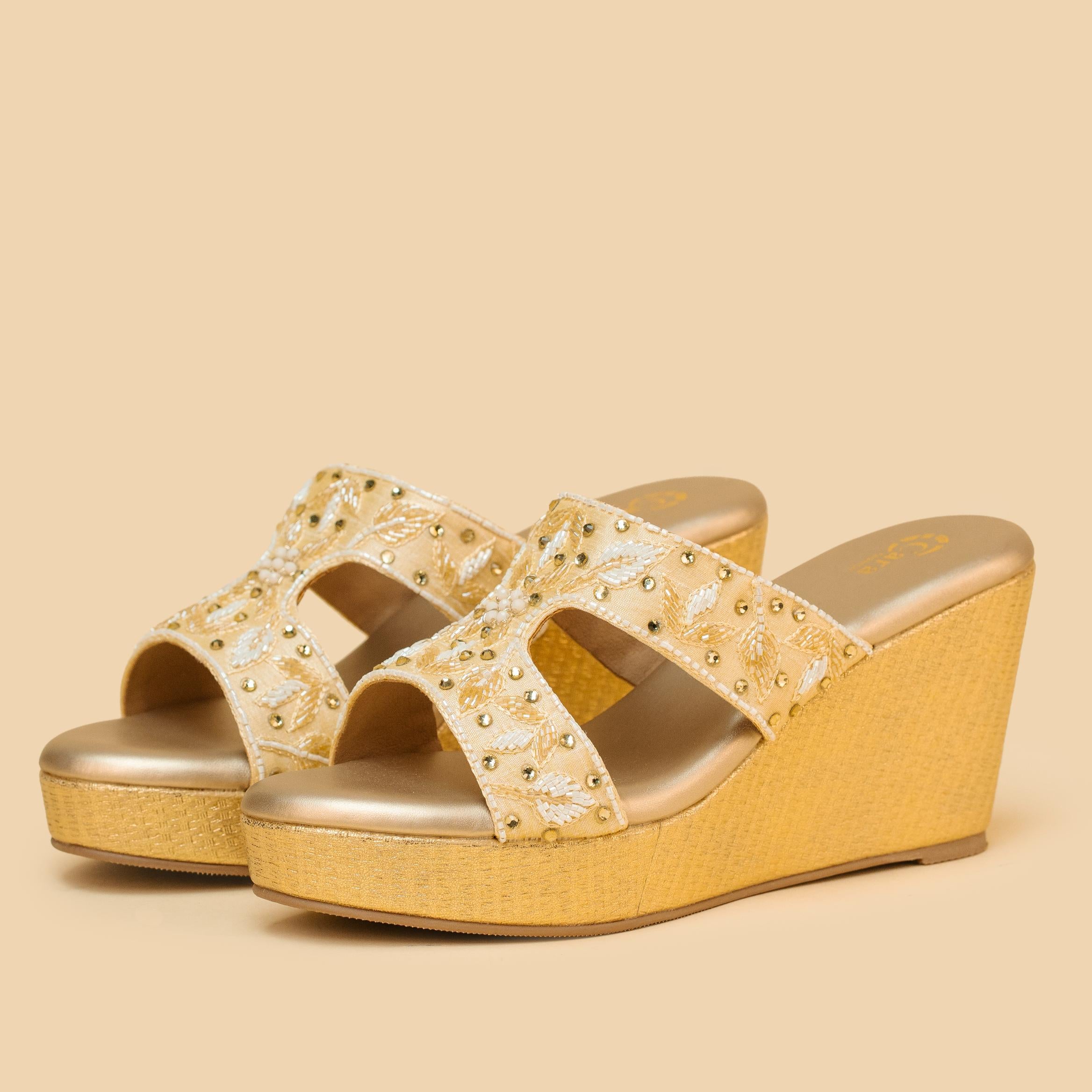 Leaflet Crystals Wedges