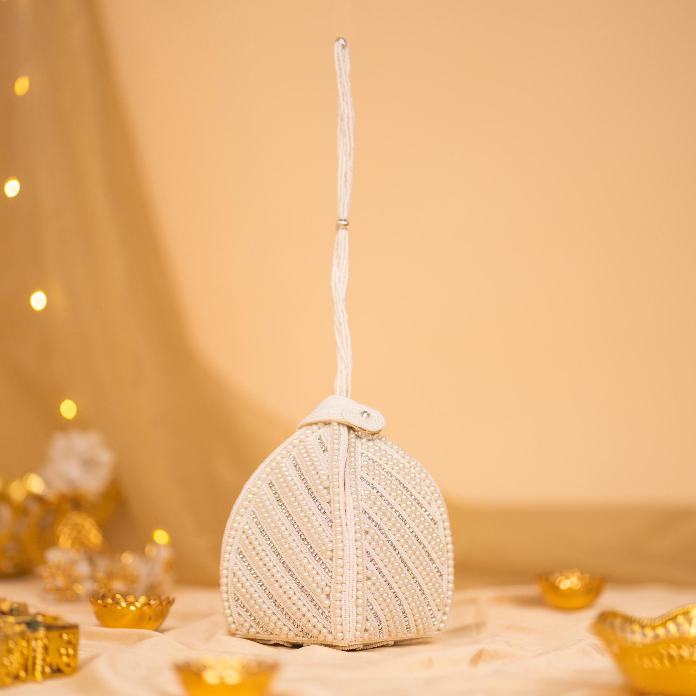 Linear Pearl Glam Potli