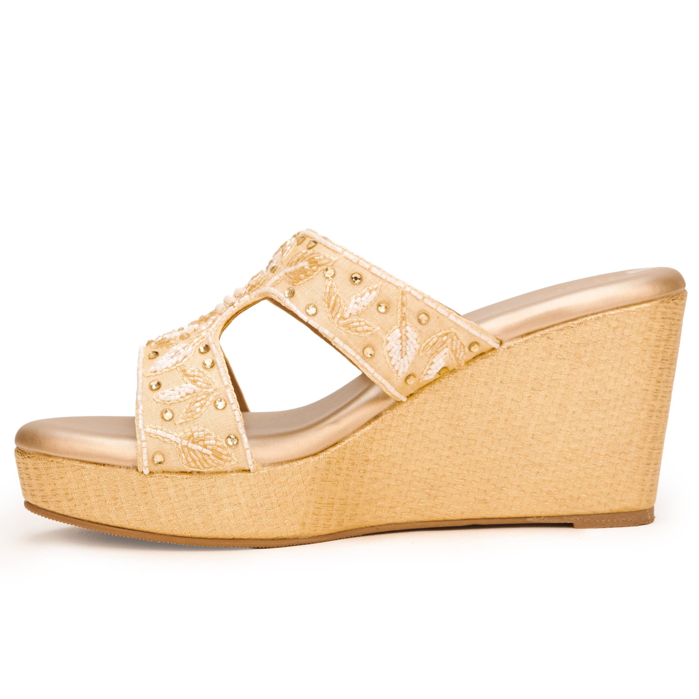 Leaflet Crystals Wedges