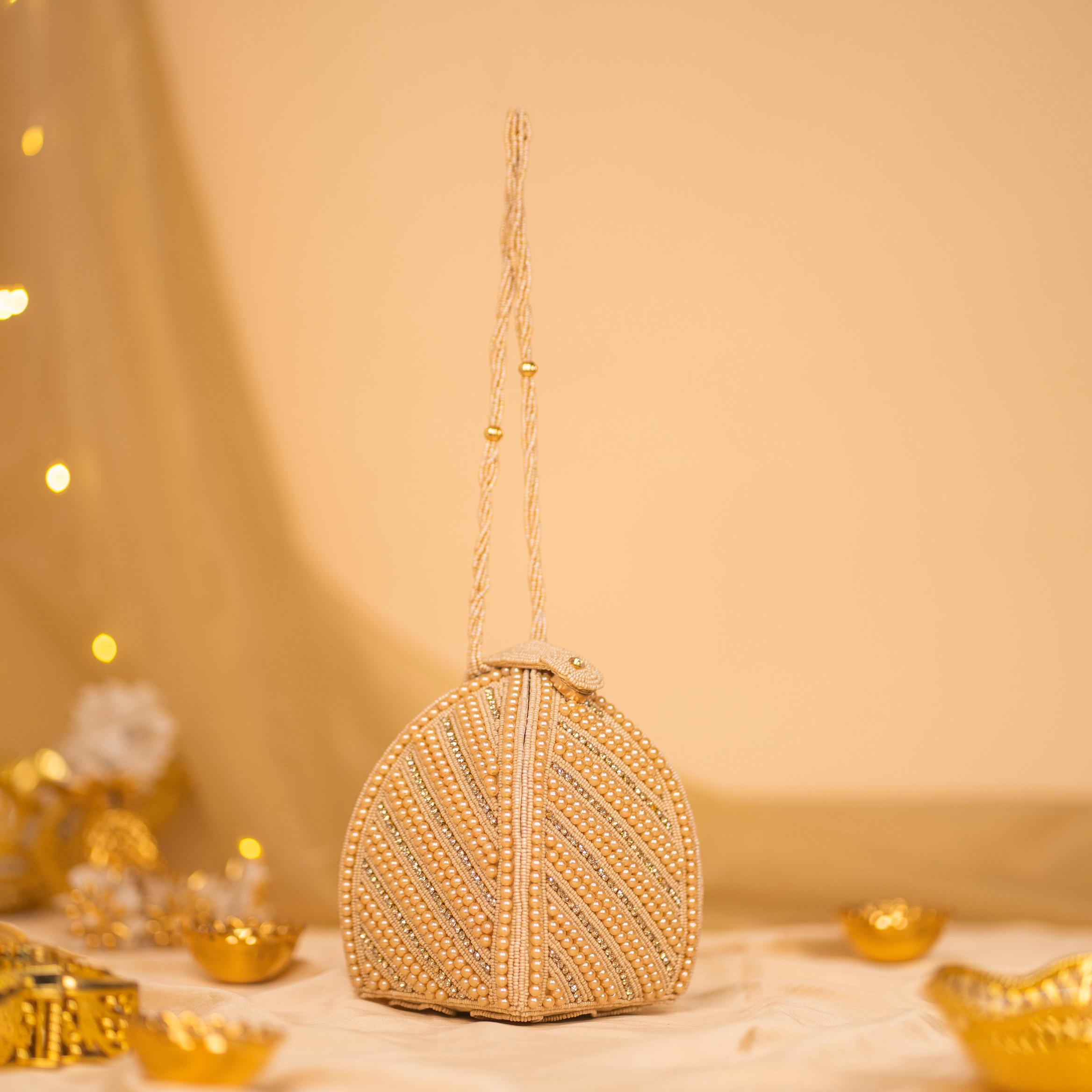 Linear Pearl Glam Potli