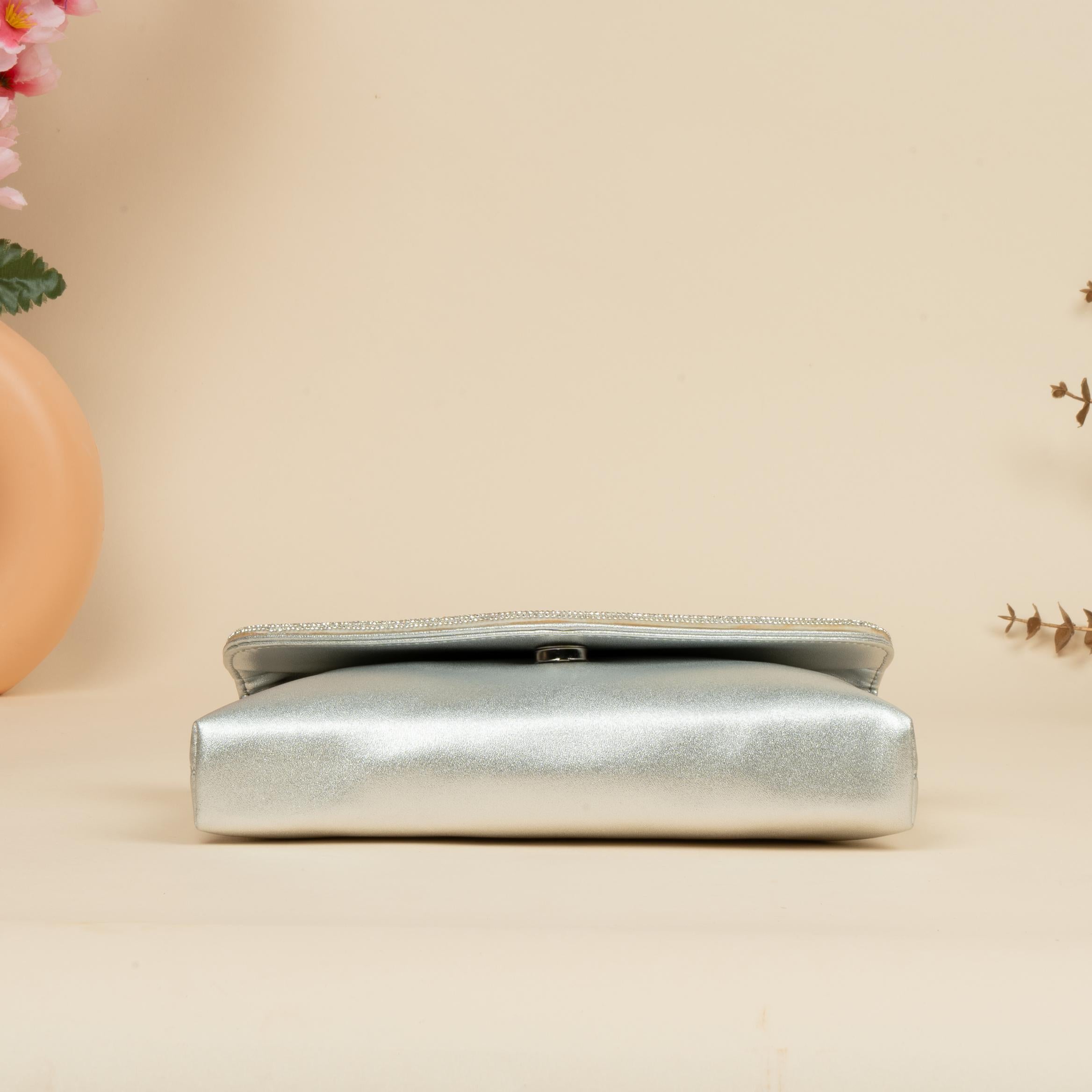 DualEase Zipper Clutch