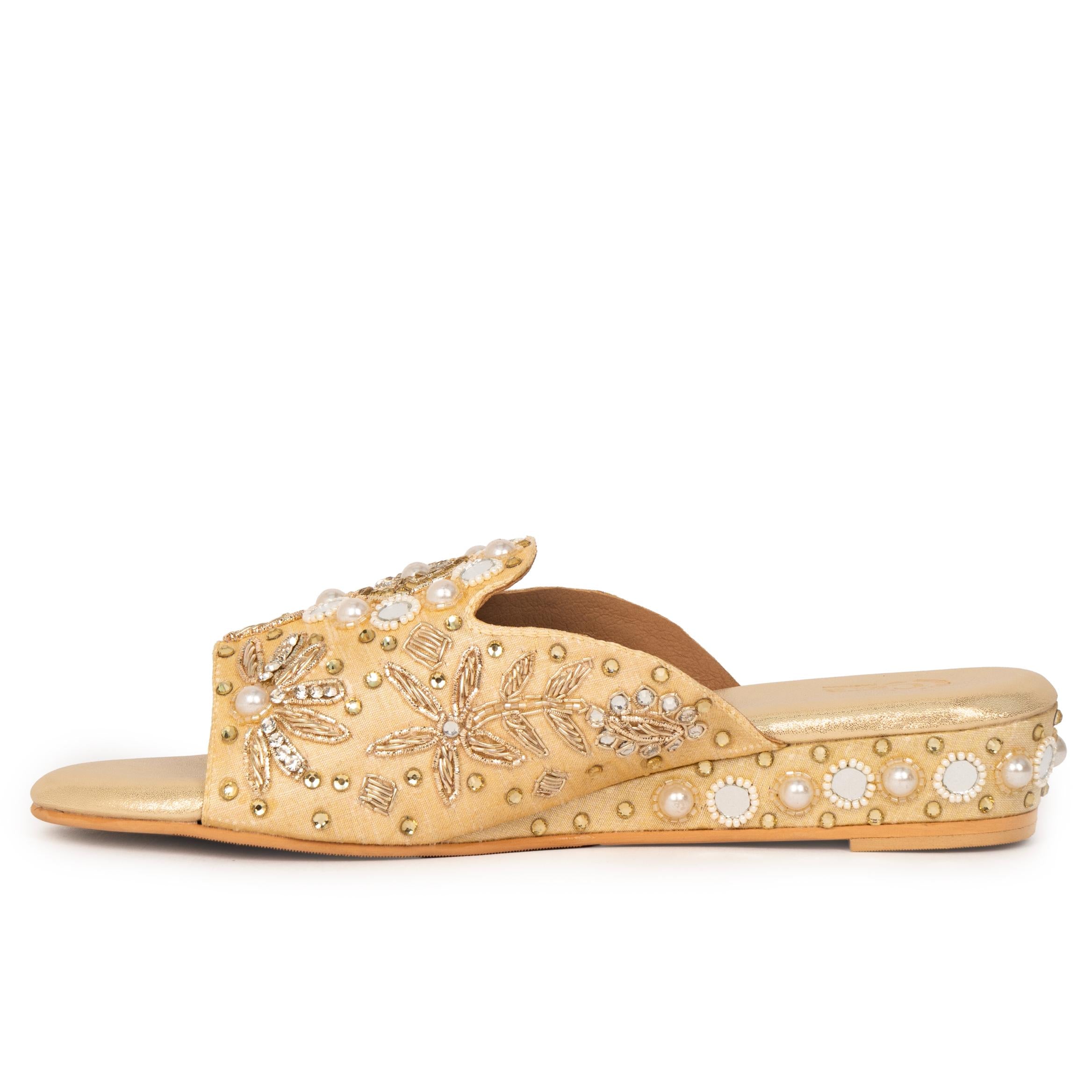 Shahi Zari Festive Flats