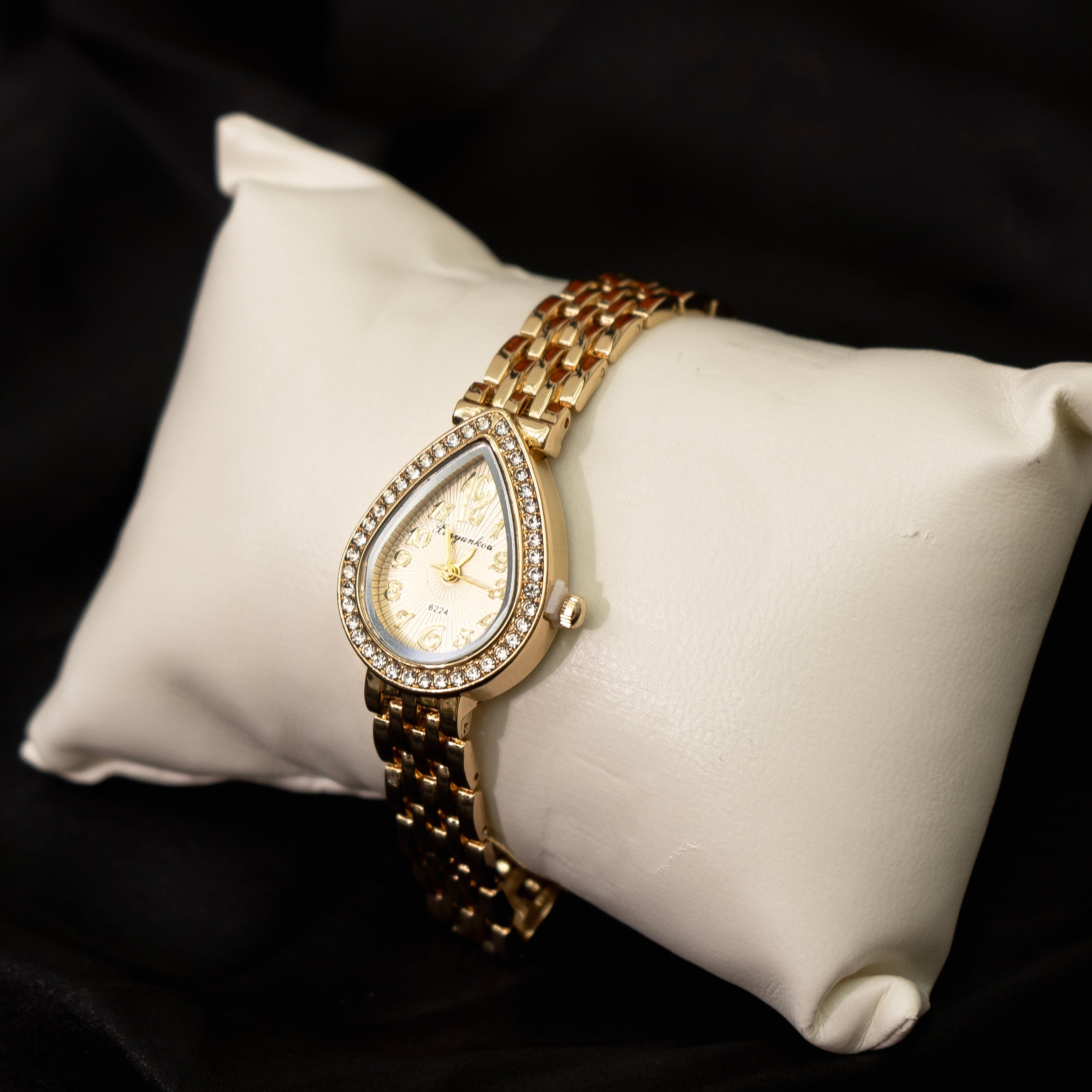 Dewelle Watch