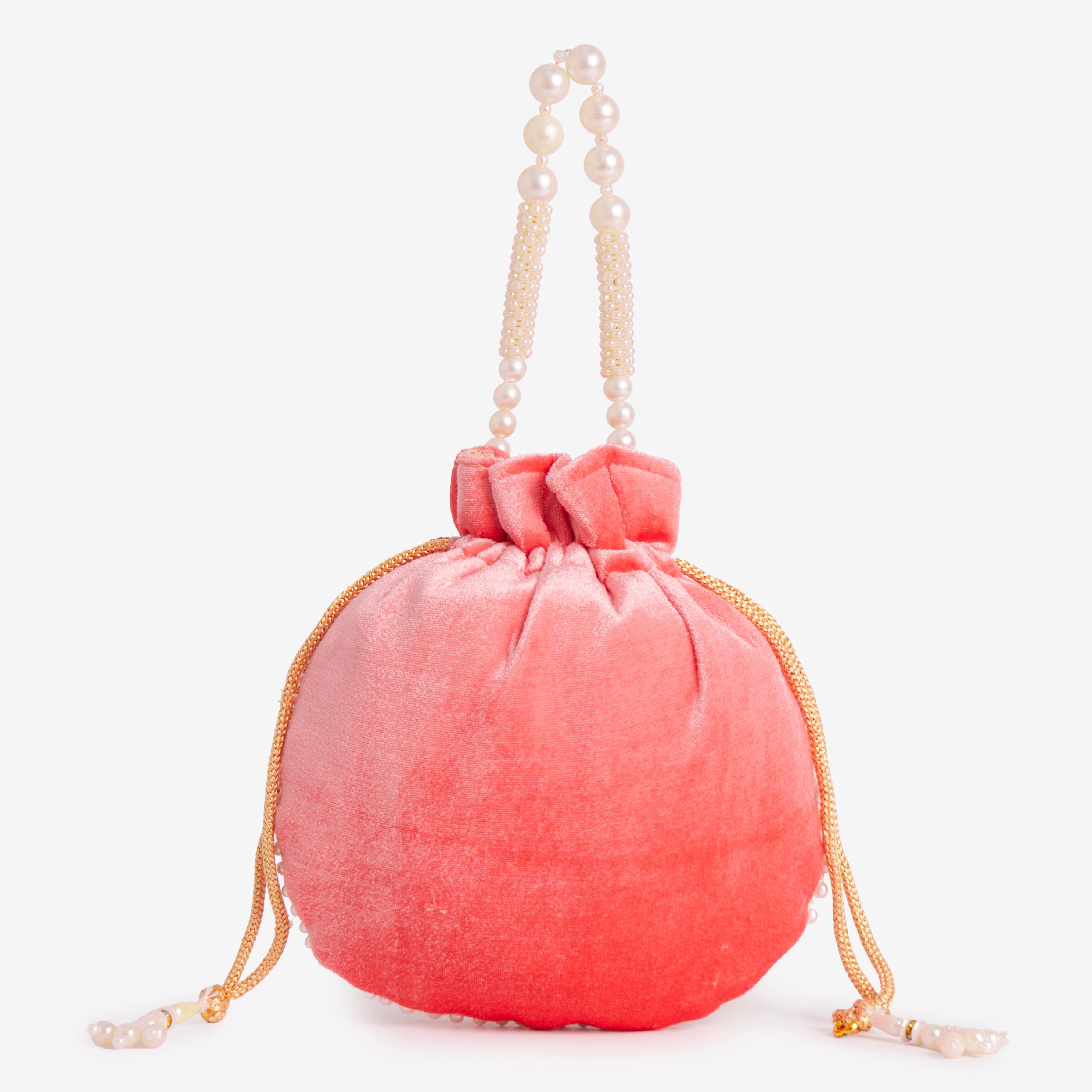 Majestic Charm | Cara