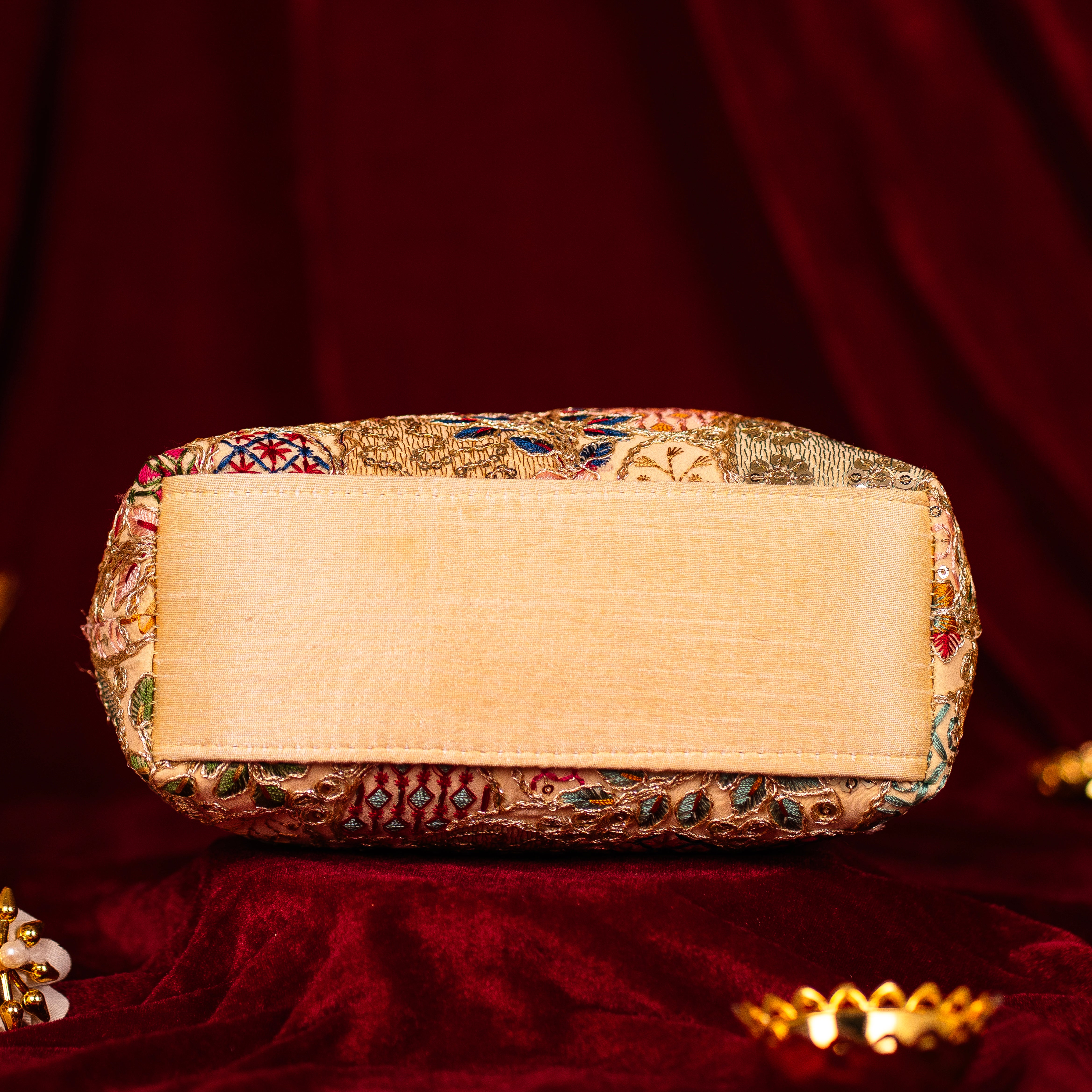 Opulent Pearl Potli