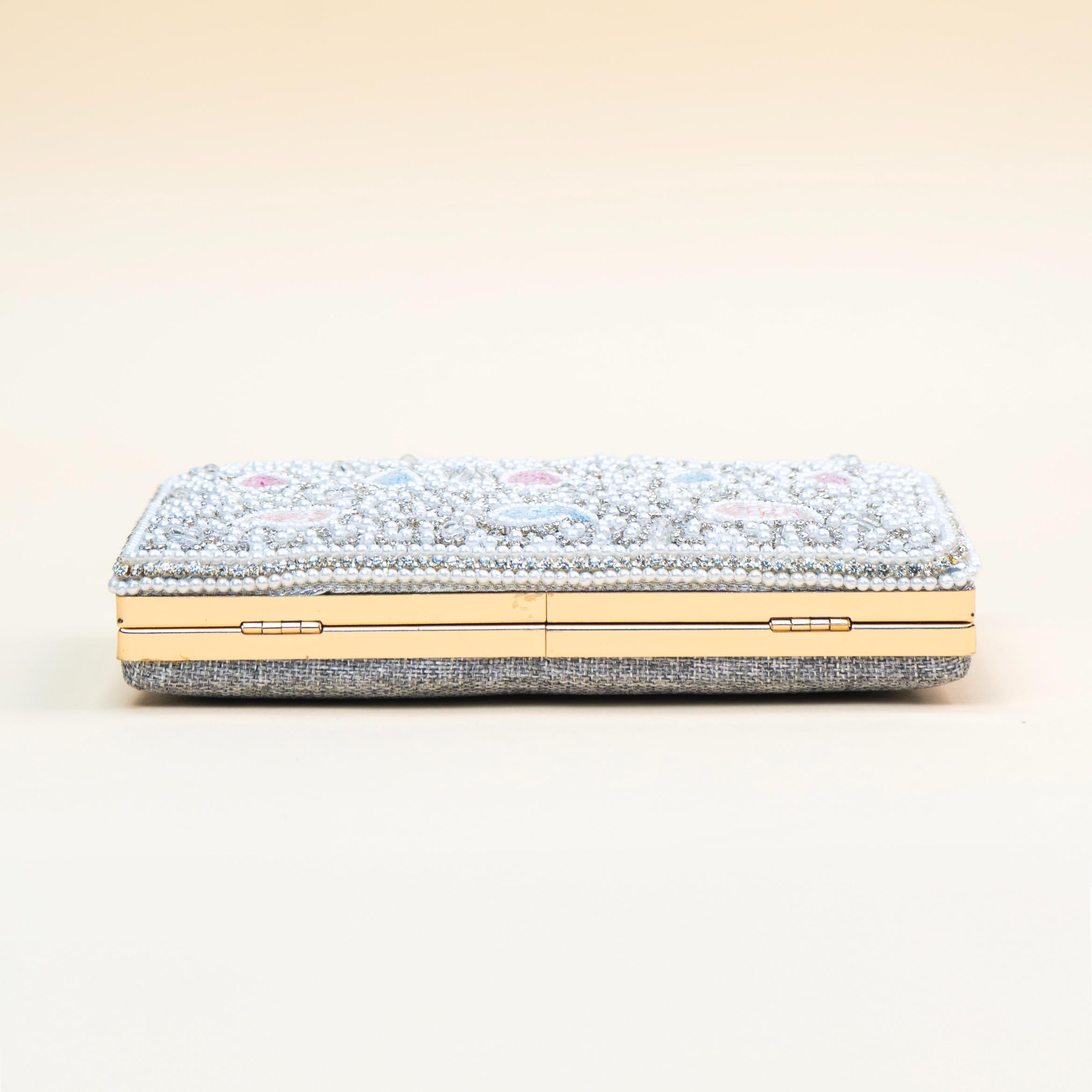 The Heritage Pearl Clutch