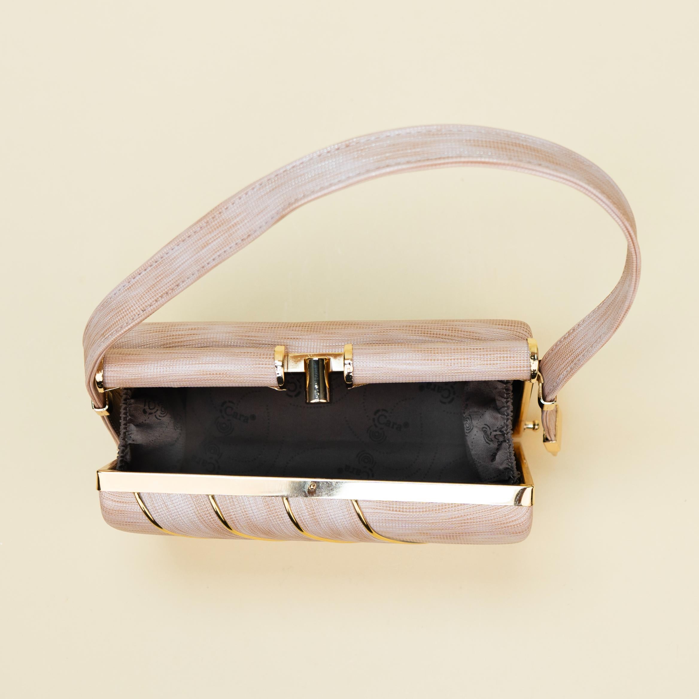 Classic Poise Clutch