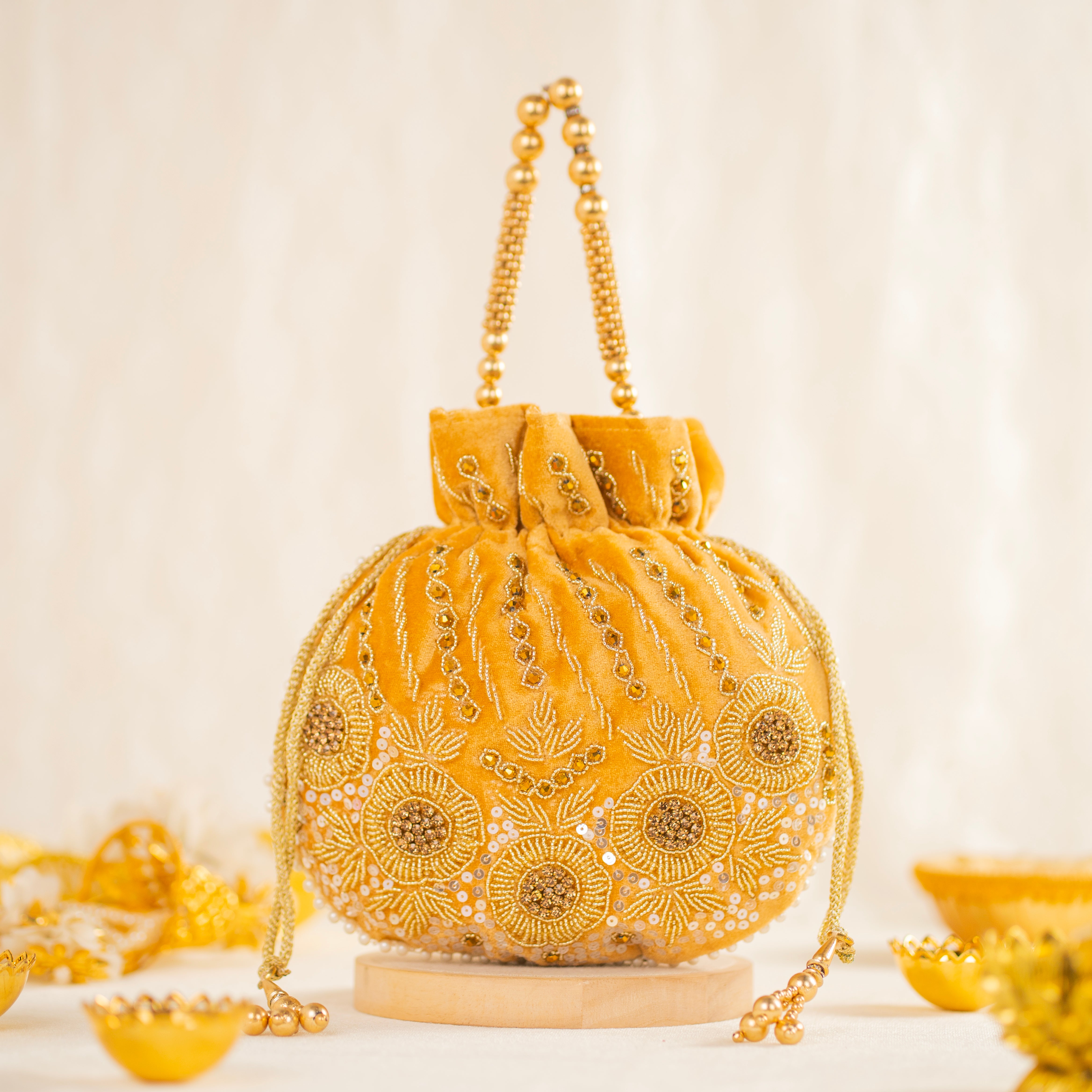 Graceful Threads Potli