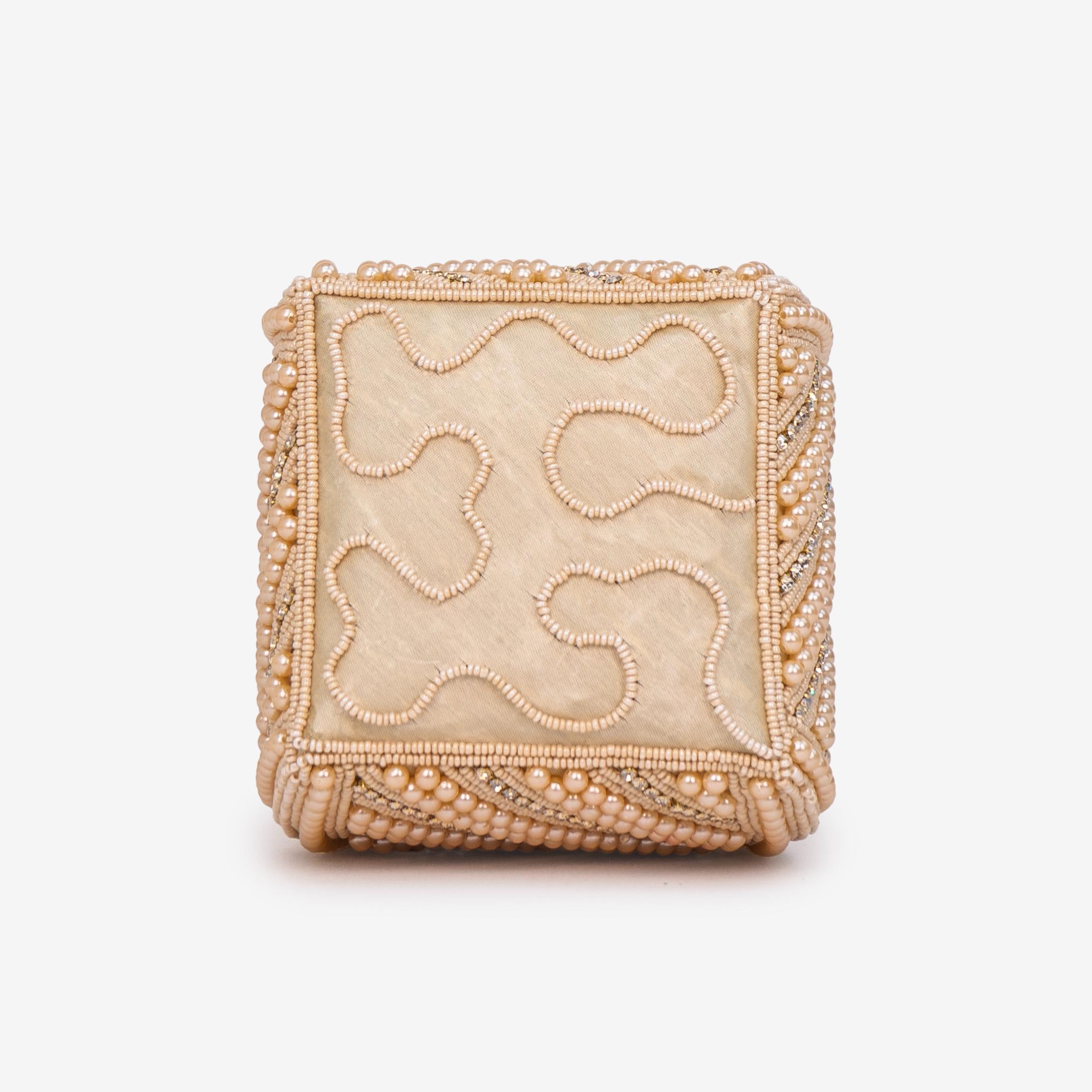 Linear Pearl Glam Potli