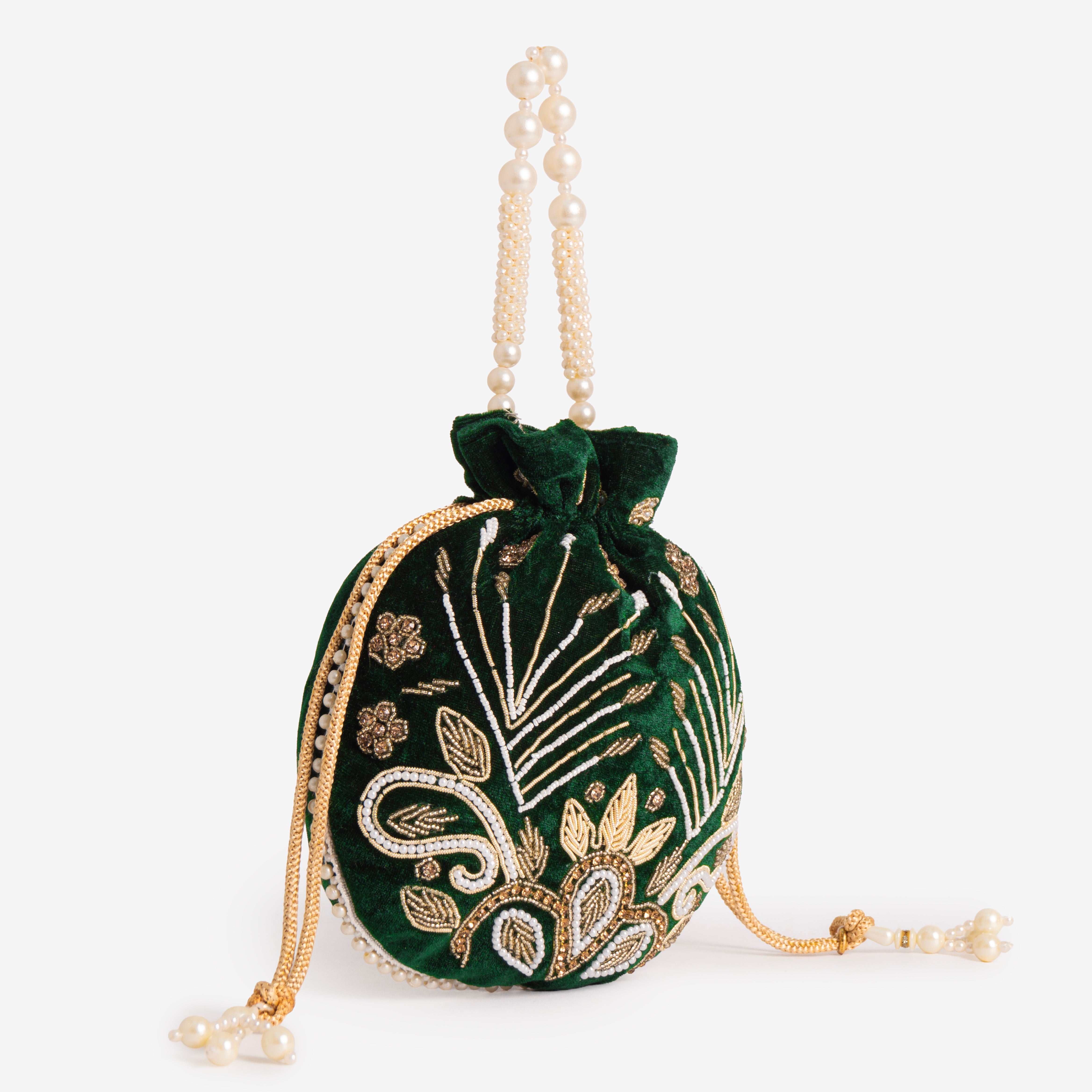 Majestic Charm | Cara