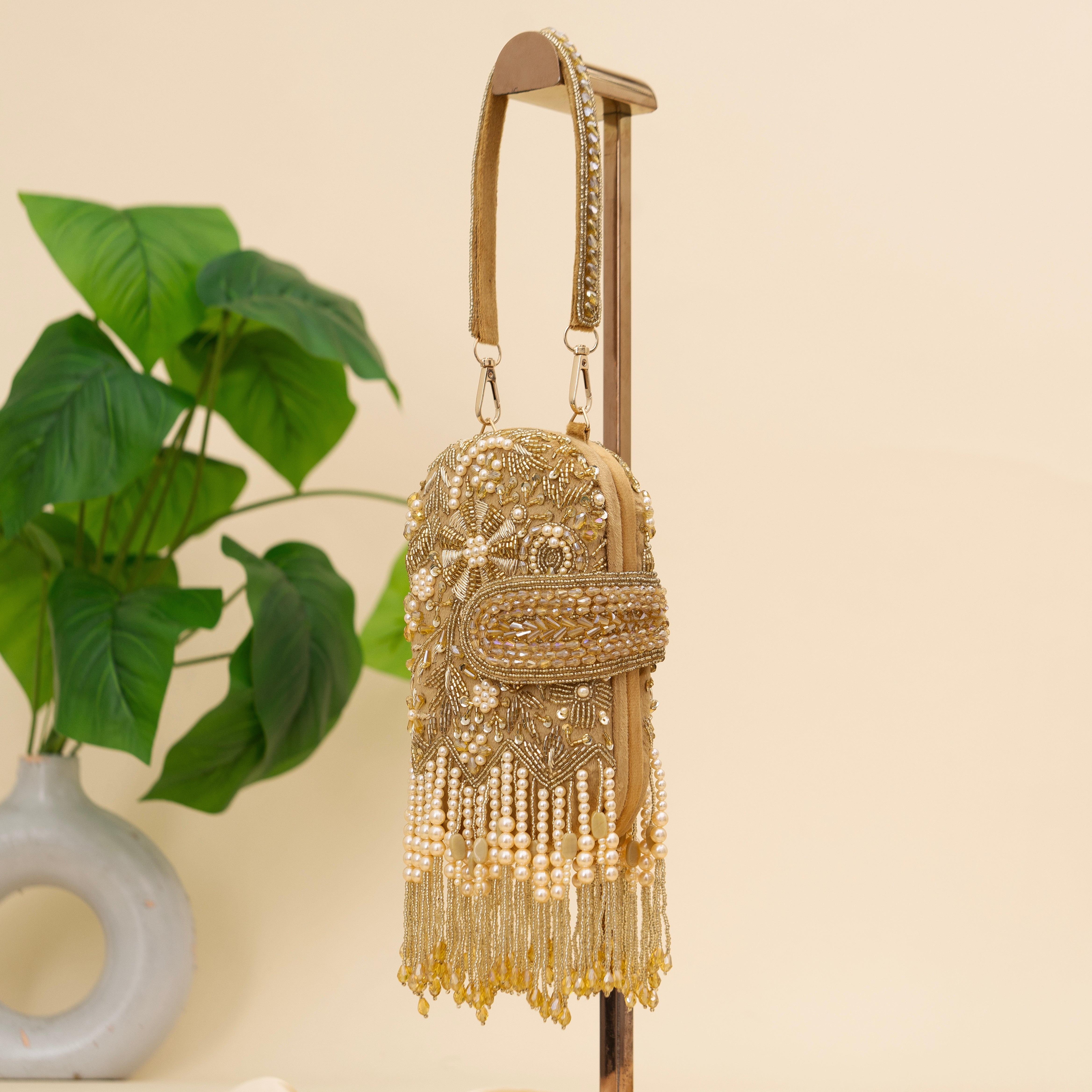 Pearl Aura Potli