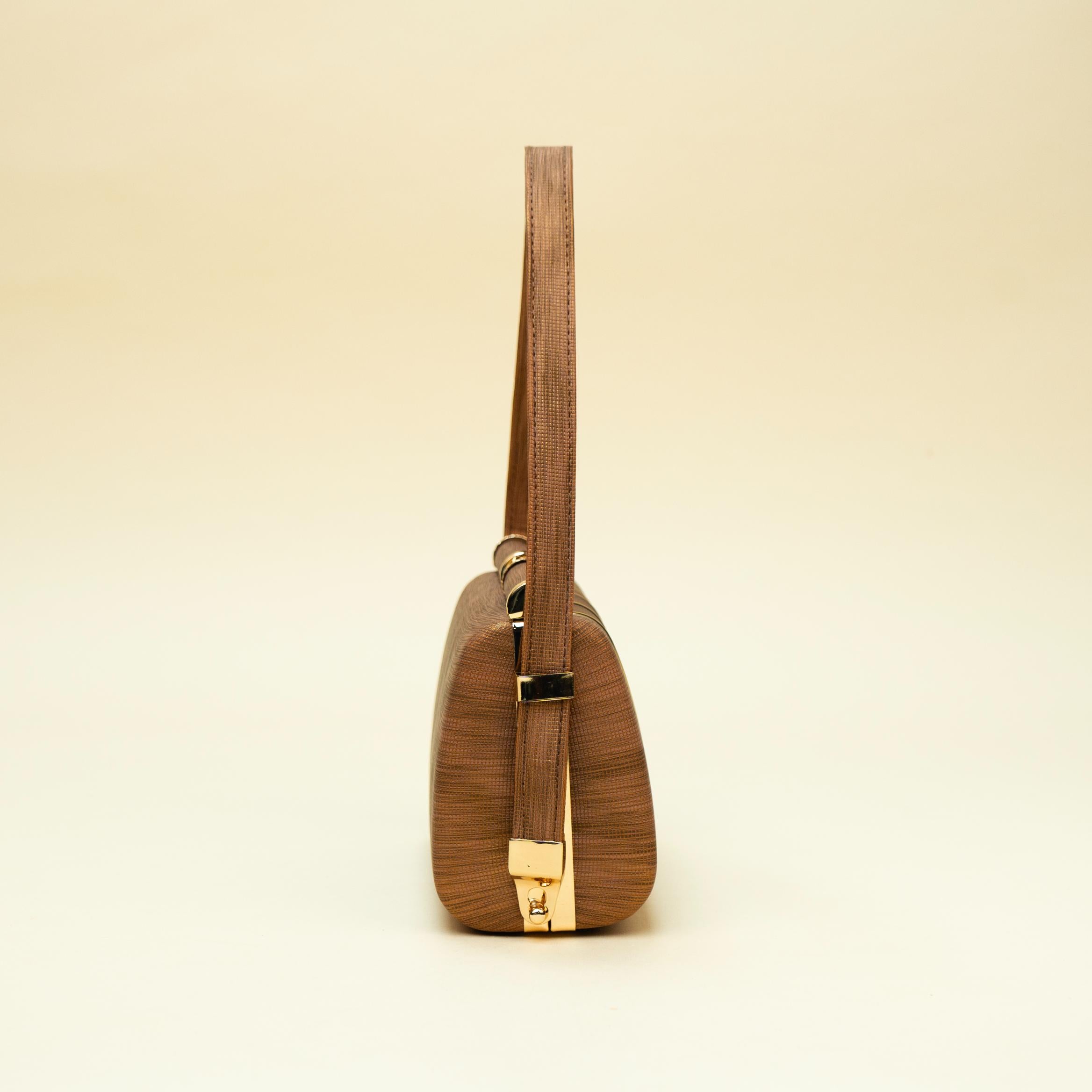 Classic Poise Clutch