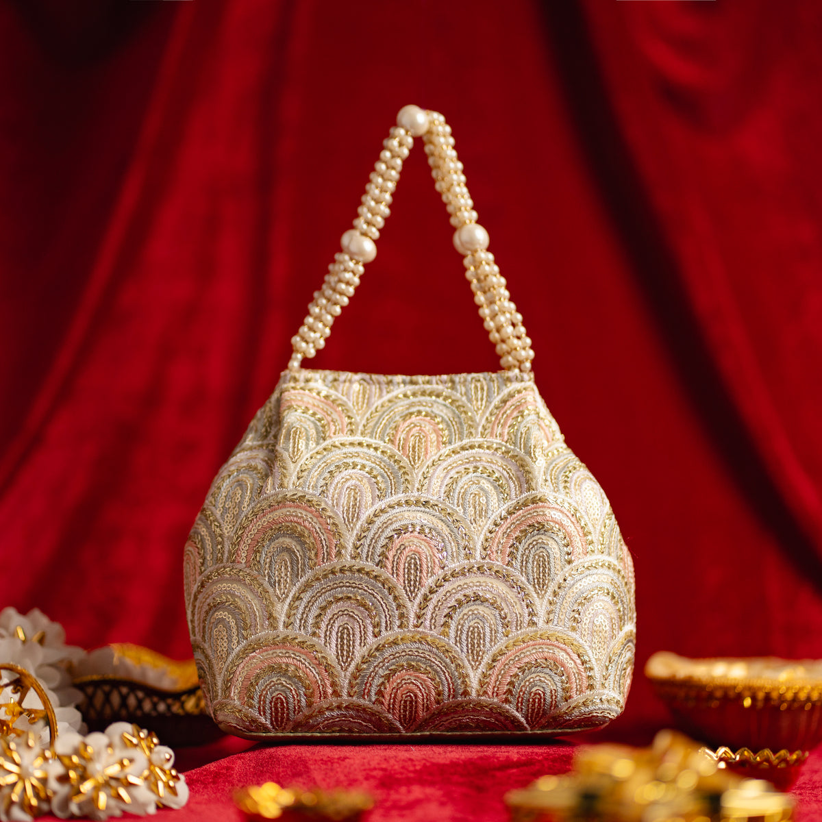 Golden Grace Potli | cara