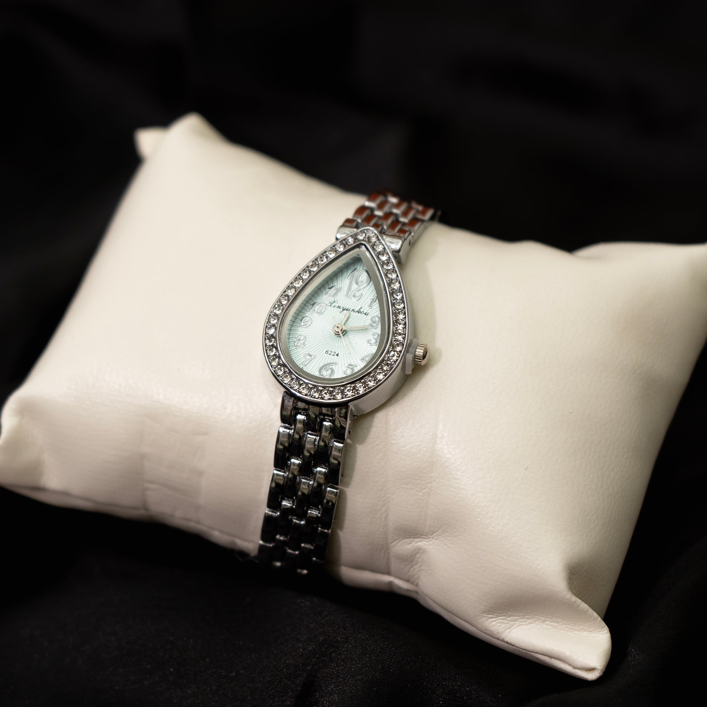 Dewelle Watch