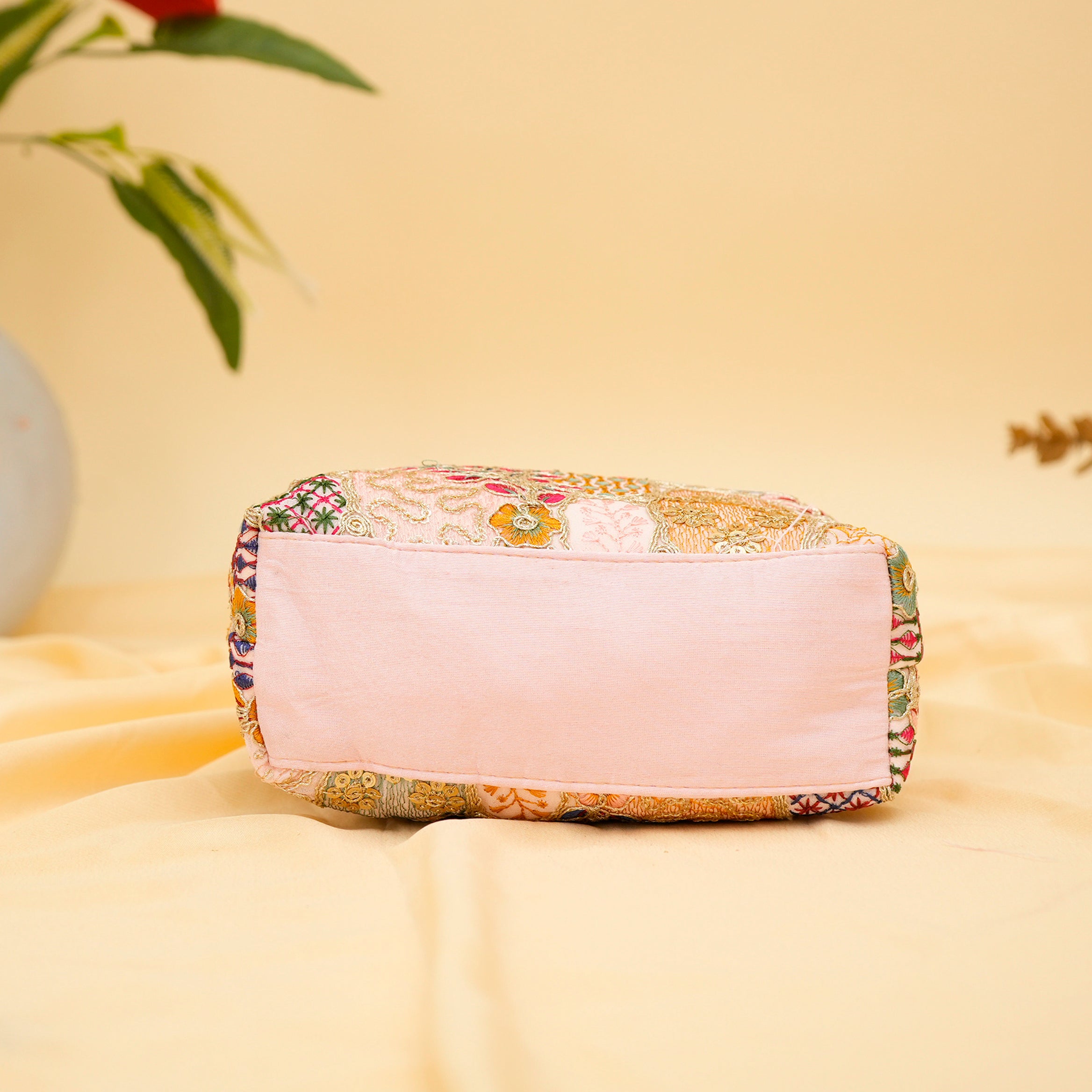 Opulent Pearl Potli