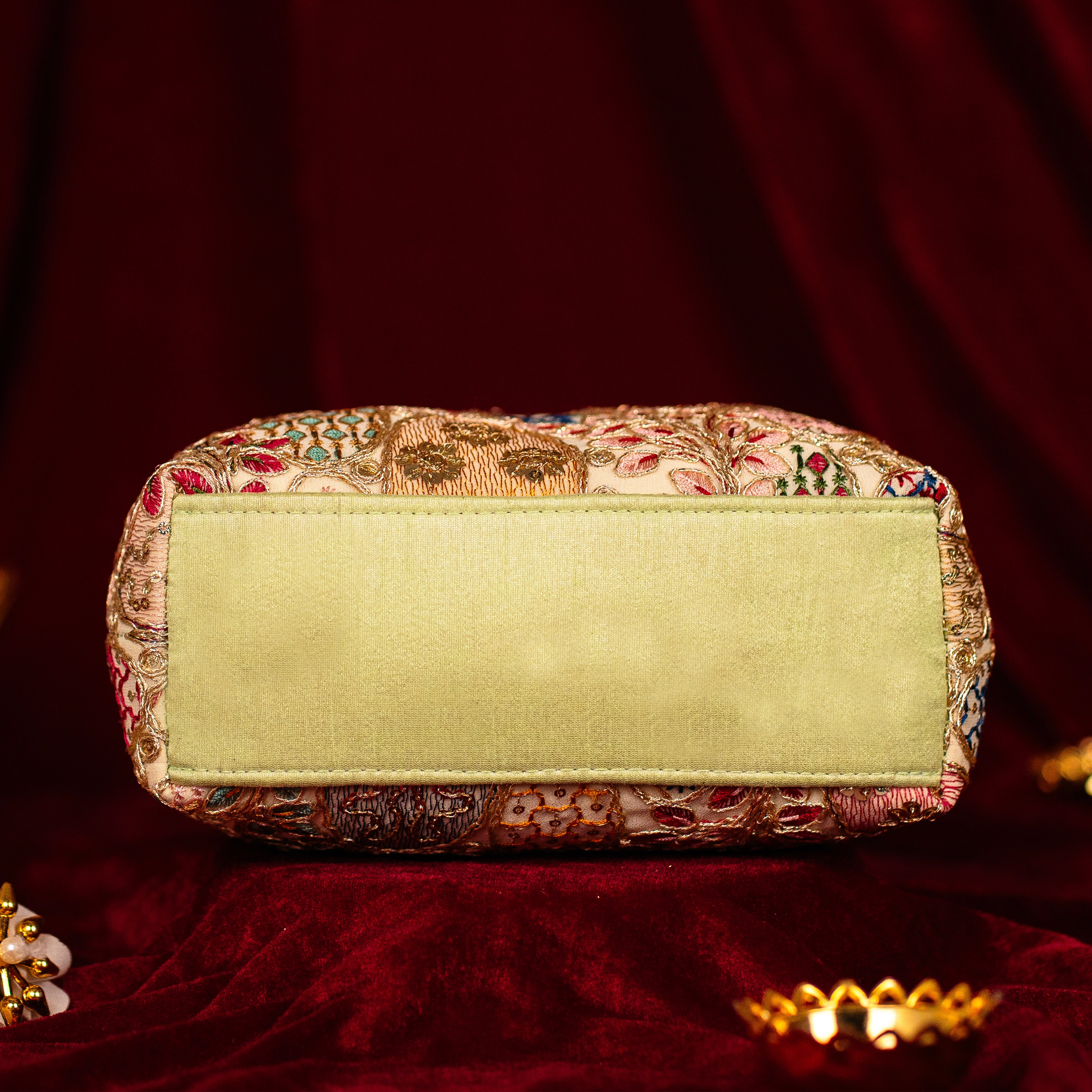 Opulent Pearl Potli