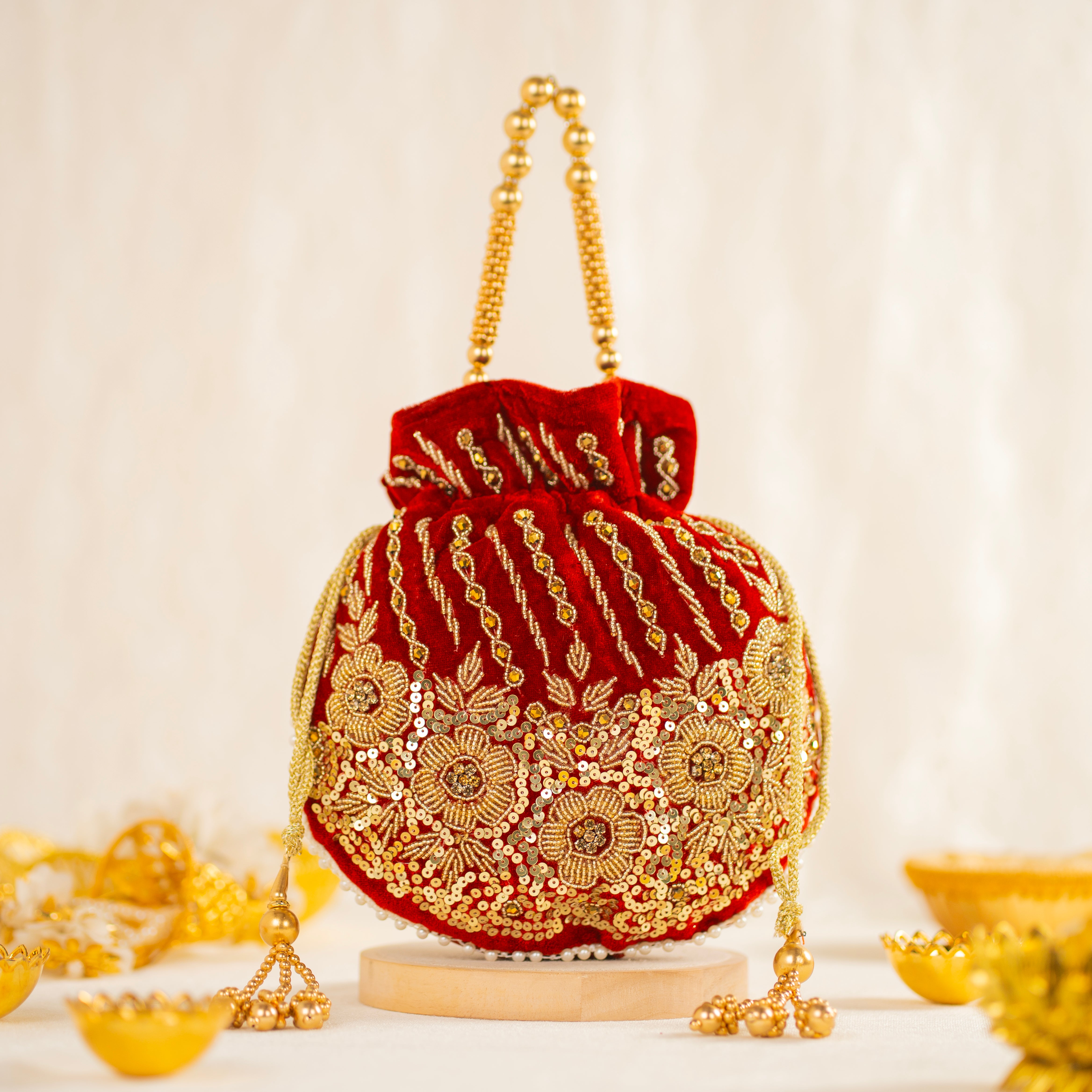 Graceful Threads Potli