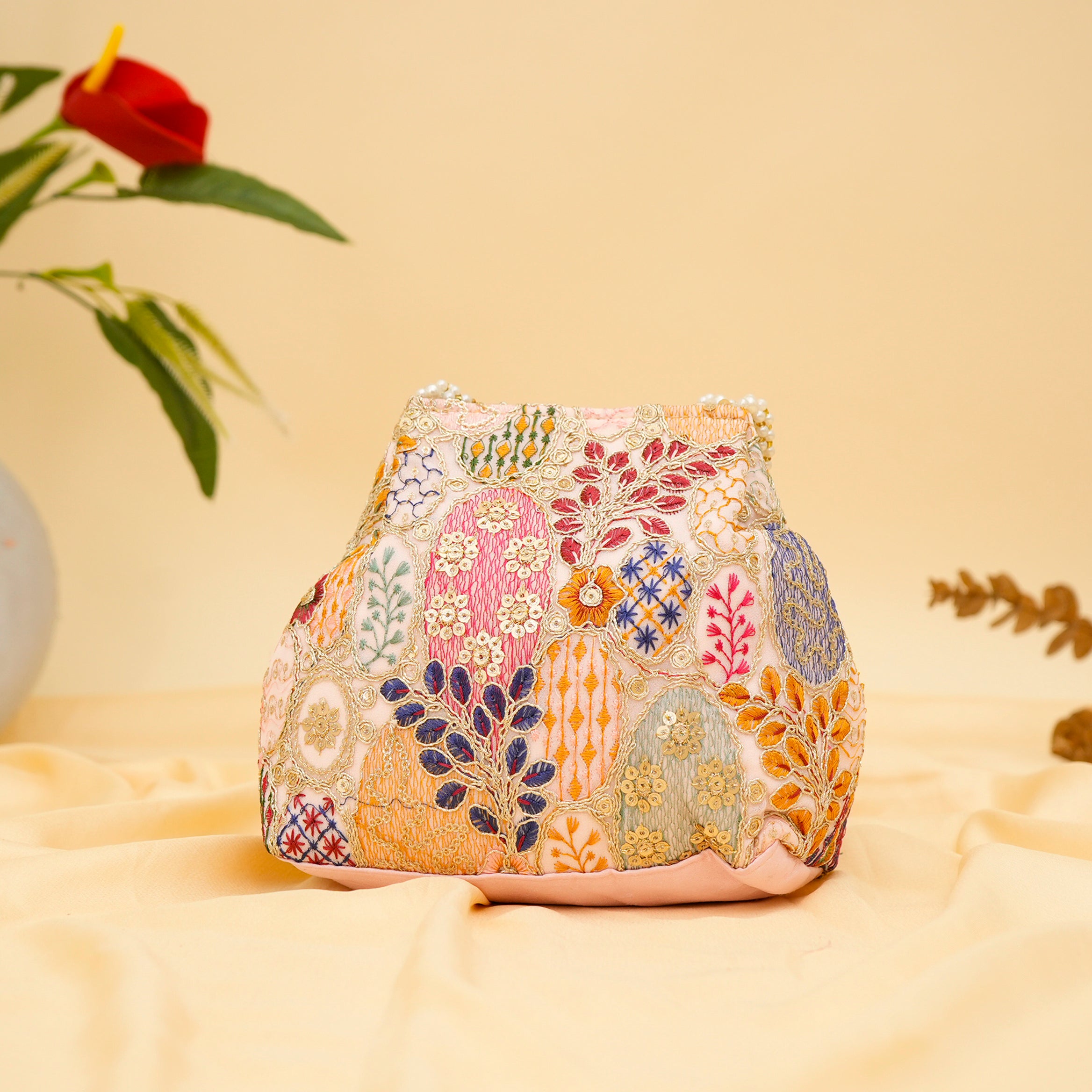 Opulent Pearl Potli