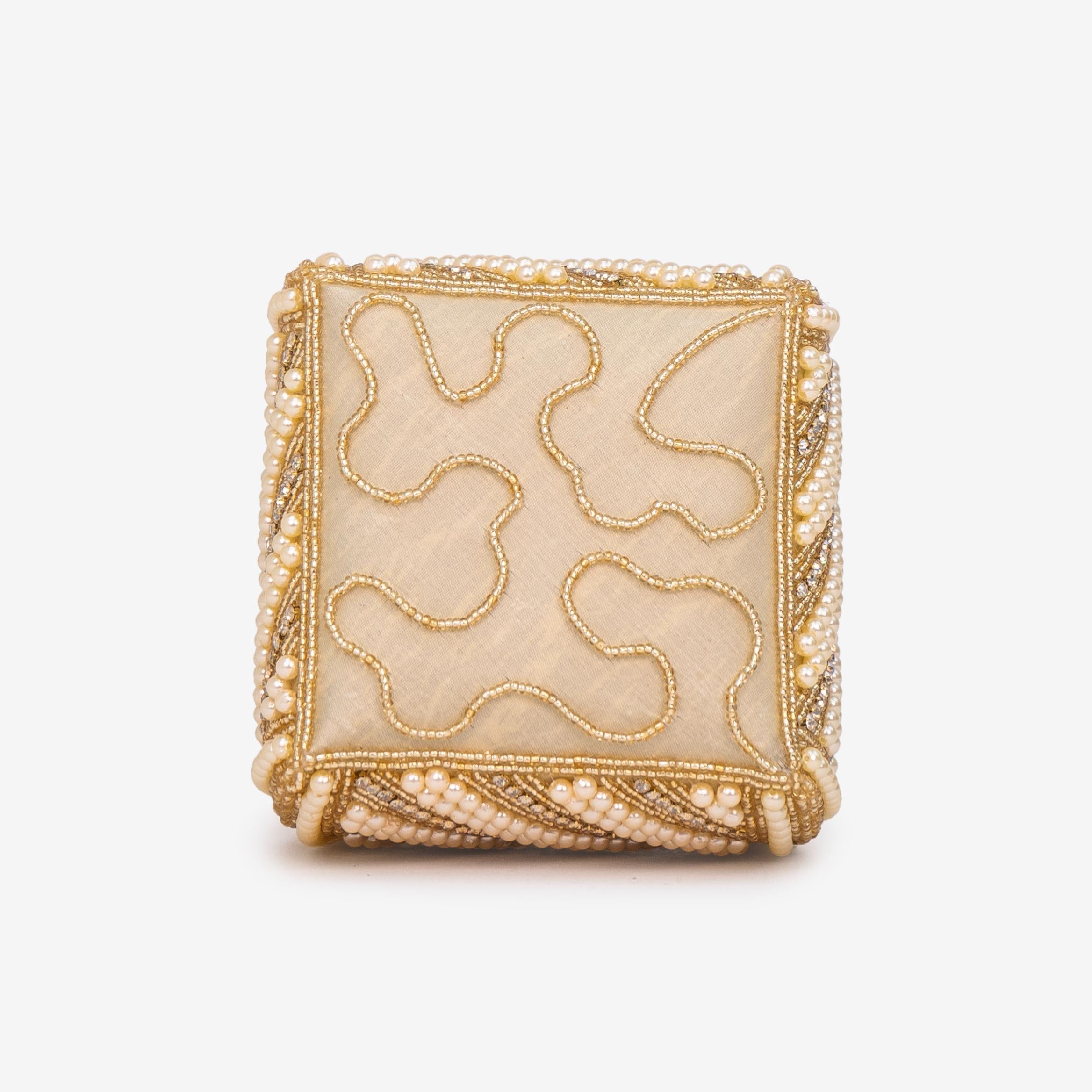 Linear Pearl Glam Potli