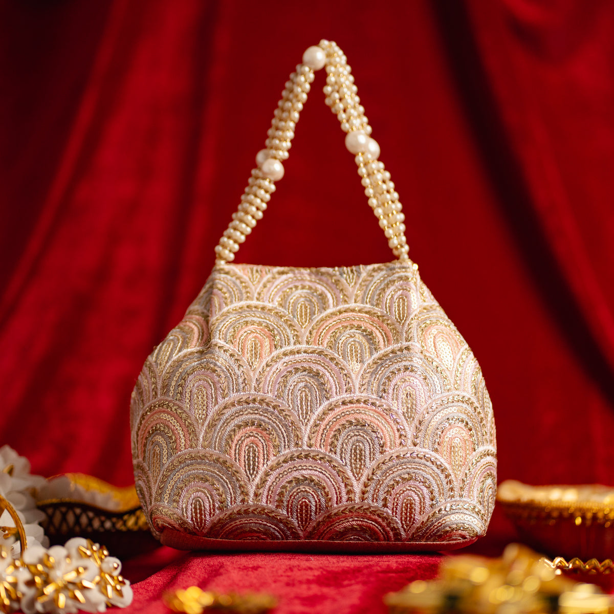 Golden Grace Potli | cara
