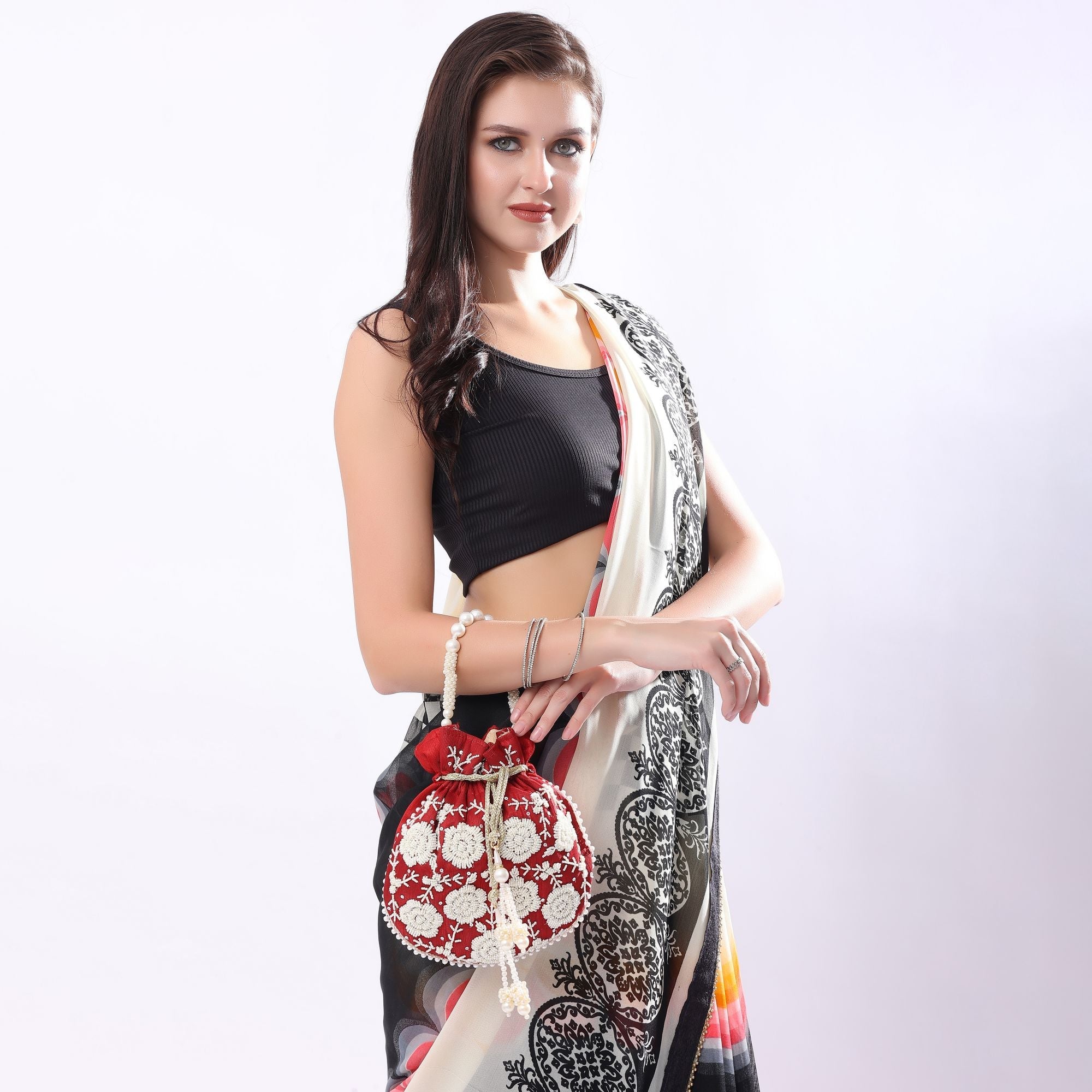 Pearl Glow Fantasy Potli